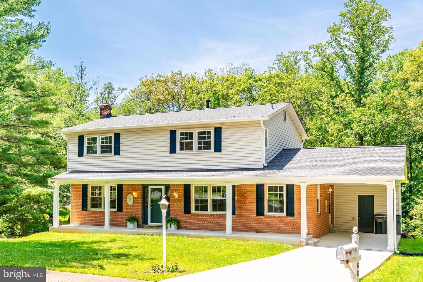 8817 BRIDLE WOOD DR, SPRINGFIELD, Virginia 22152, 5 Bedrooms Bedrooms, ,2 BathroomsBathrooms,Residential,For sale,8817 BRIDLE WOOD DR,VAFX2238688 MLS # VAFX2238688