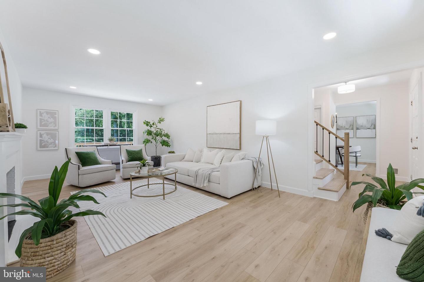 8817 BRIDLE WOOD DR, SPRINGFIELD, Virginia 22152, 5 Bedrooms Bedrooms, ,2 BathroomsBathrooms,Residential,For sale,8817 BRIDLE WOOD DR,VAFX2238688 MLS # VAFX2238688
