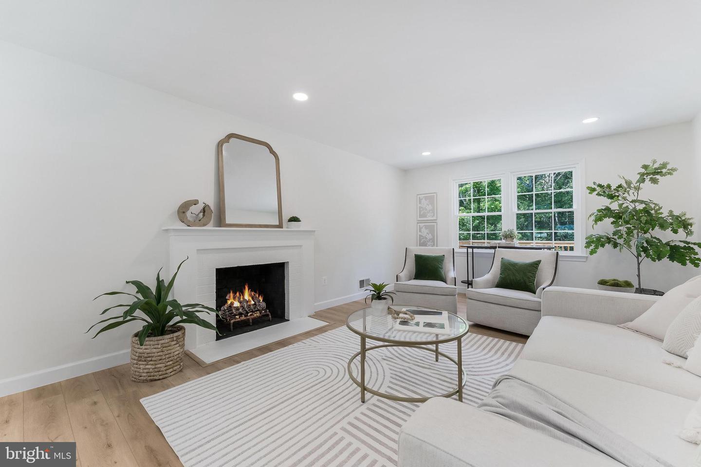 8817 BRIDLE WOOD DR, SPRINGFIELD, Virginia 22152, 5 Bedrooms Bedrooms, ,2 BathroomsBathrooms,Residential,For sale,8817 BRIDLE WOOD DR,VAFX2238688 MLS # VAFX2238688