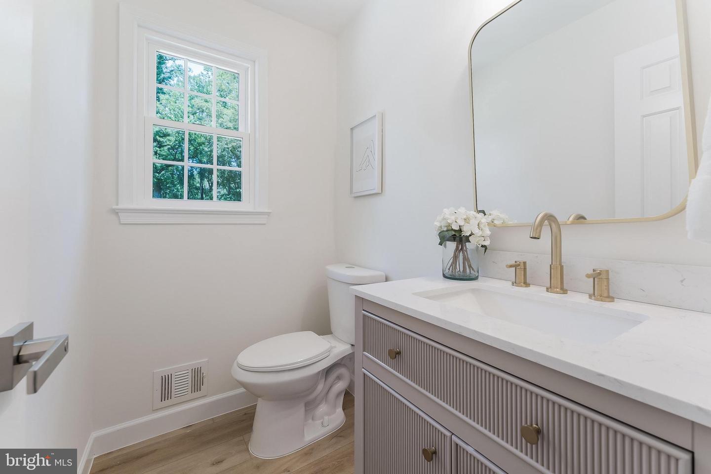 8817 BRIDLE WOOD DR, SPRINGFIELD, Virginia 22152, 5 Bedrooms Bedrooms, ,2 BathroomsBathrooms,Residential,For sale,8817 BRIDLE WOOD DR,VAFX2238688 MLS # VAFX2238688