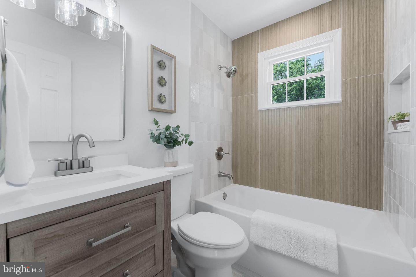 8817 BRIDLE WOOD DR, SPRINGFIELD, Virginia 22152, 5 Bedrooms Bedrooms, ,2 BathroomsBathrooms,Residential,For sale,8817 BRIDLE WOOD DR,VAFX2238688 MLS # VAFX2238688