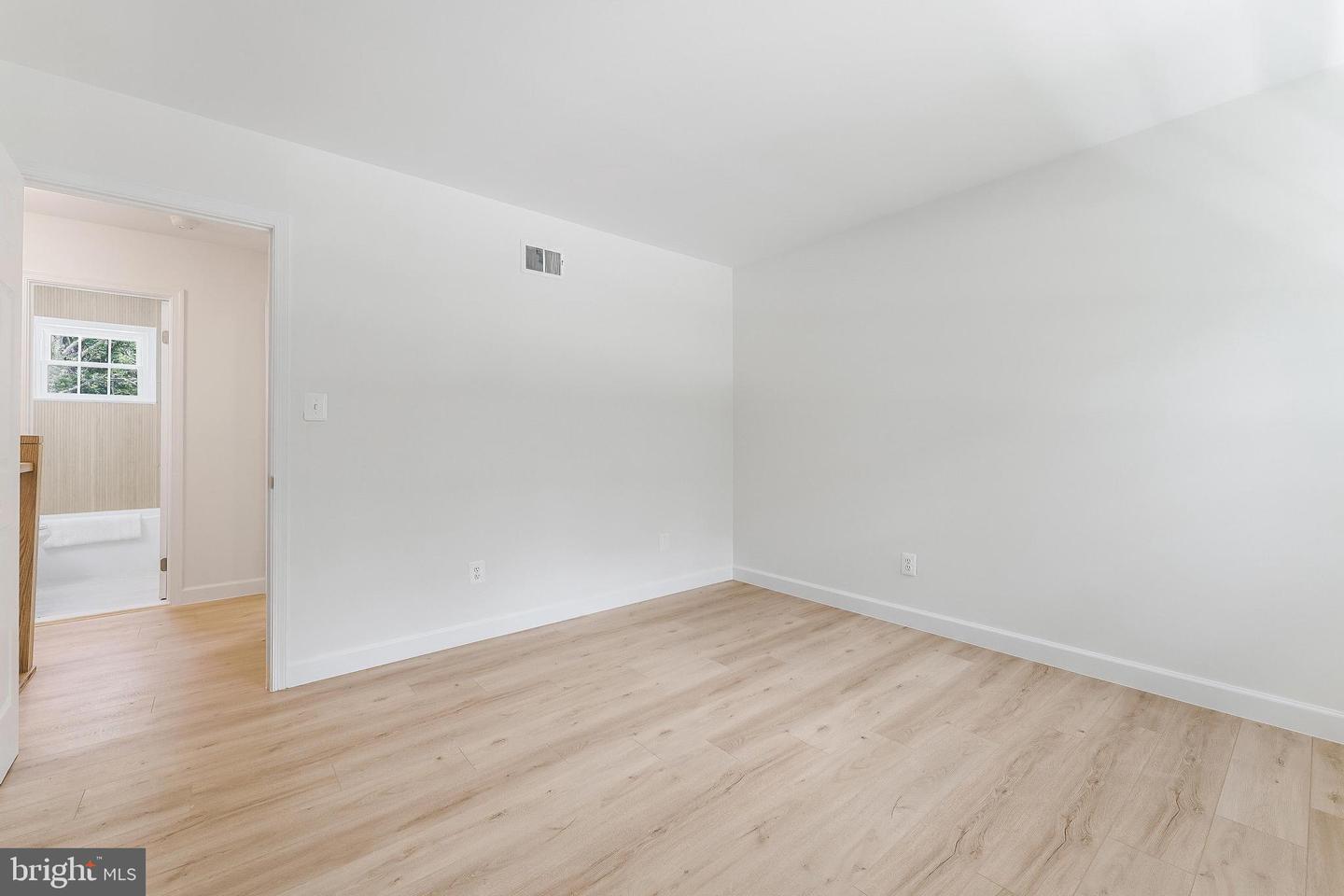 8817 BRIDLE WOOD DR, SPRINGFIELD, Virginia 22152, 5 Bedrooms Bedrooms, ,2 BathroomsBathrooms,Residential,For sale,8817 BRIDLE WOOD DR,VAFX2238688 MLS # VAFX2238688