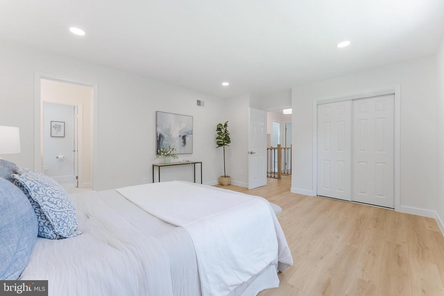 8817 BRIDLE WOOD DR, SPRINGFIELD, Virginia 22152, 5 Bedrooms Bedrooms, ,2 BathroomsBathrooms,Residential,For sale,8817 BRIDLE WOOD DR,VAFX2238688 MLS # VAFX2238688