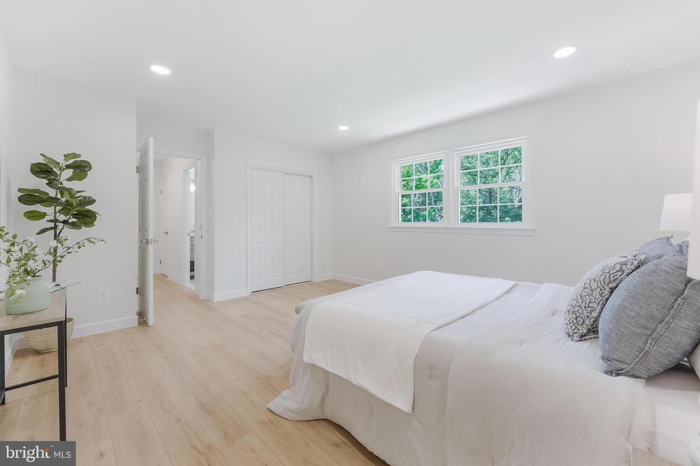 8817 BRIDLE WOOD DR, SPRINGFIELD, Virginia 22152, 5 Bedrooms Bedrooms, ,2 BathroomsBathrooms,Residential,For sale,8817 BRIDLE WOOD DR,VAFX2238688 MLS # VAFX2238688