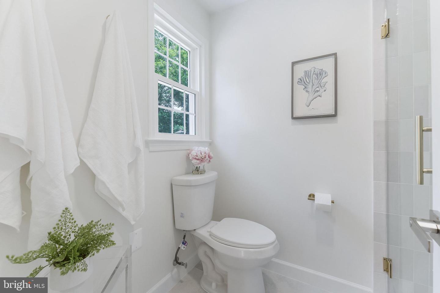 8817 BRIDLE WOOD DR, SPRINGFIELD, Virginia 22152, 5 Bedrooms Bedrooms, ,2 BathroomsBathrooms,Residential,For sale,8817 BRIDLE WOOD DR,VAFX2238688 MLS # VAFX2238688