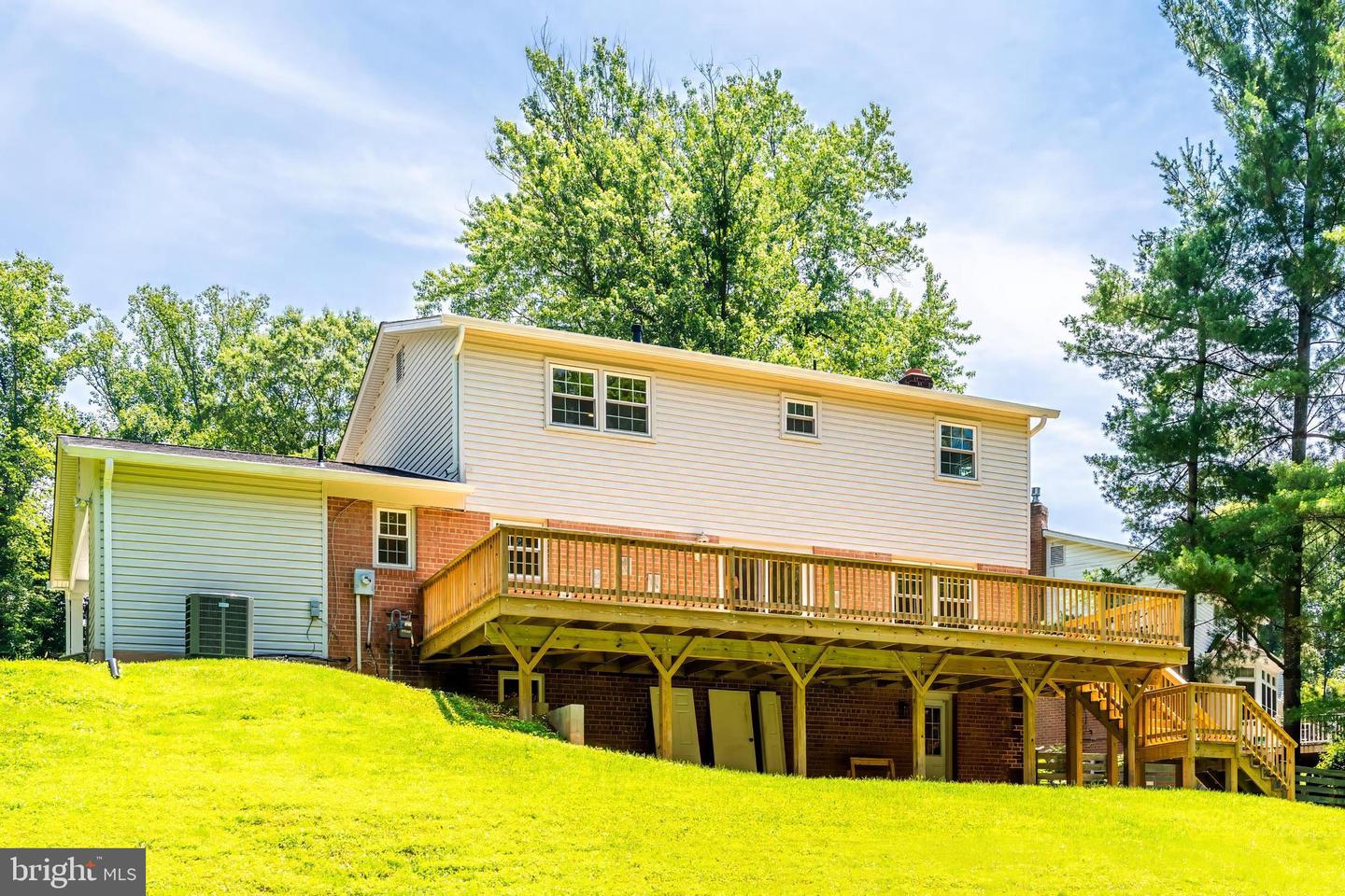 8817 BRIDLE WOOD DR, SPRINGFIELD, Virginia 22152, 5 Bedrooms Bedrooms, ,2 BathroomsBathrooms,Residential,For sale,8817 BRIDLE WOOD DR,VAFX2238688 MLS # VAFX2238688