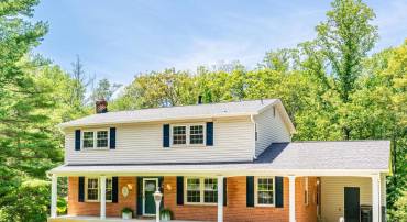 8817 BRIDLE WOOD DR, SPRINGFIELD, Virginia 22152, 5 Bedrooms Bedrooms, ,2 BathroomsBathrooms,Residential,For sale,8817 BRIDLE WOOD DR,VAFX2238688 MLS # VAFX2238688