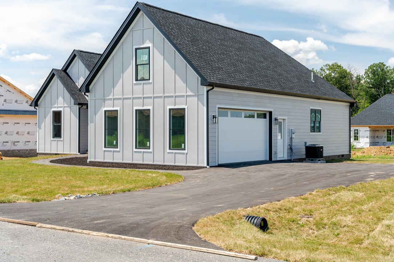 5155 RETRIEVER LN, MCGAHEYSVILLE, Virginia 22840, 4 Bedrooms Bedrooms, ,3 BathroomsBathrooms,Residential,5155 RETRIEVER LN,666218 MLS # 666218