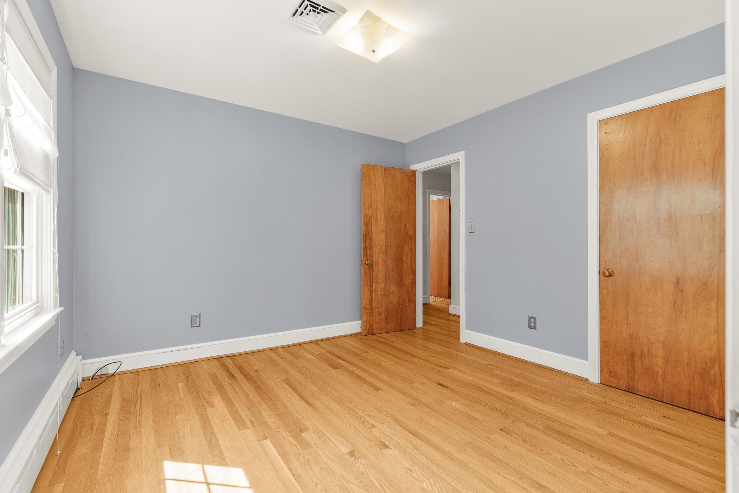 406 COLLEGE CIR, STAUNTON, Virginia 24401, 4 Bedrooms Bedrooms, ,2 BathroomsBathrooms,Residential,406 COLLEGE CIR,666219 MLS # 666219