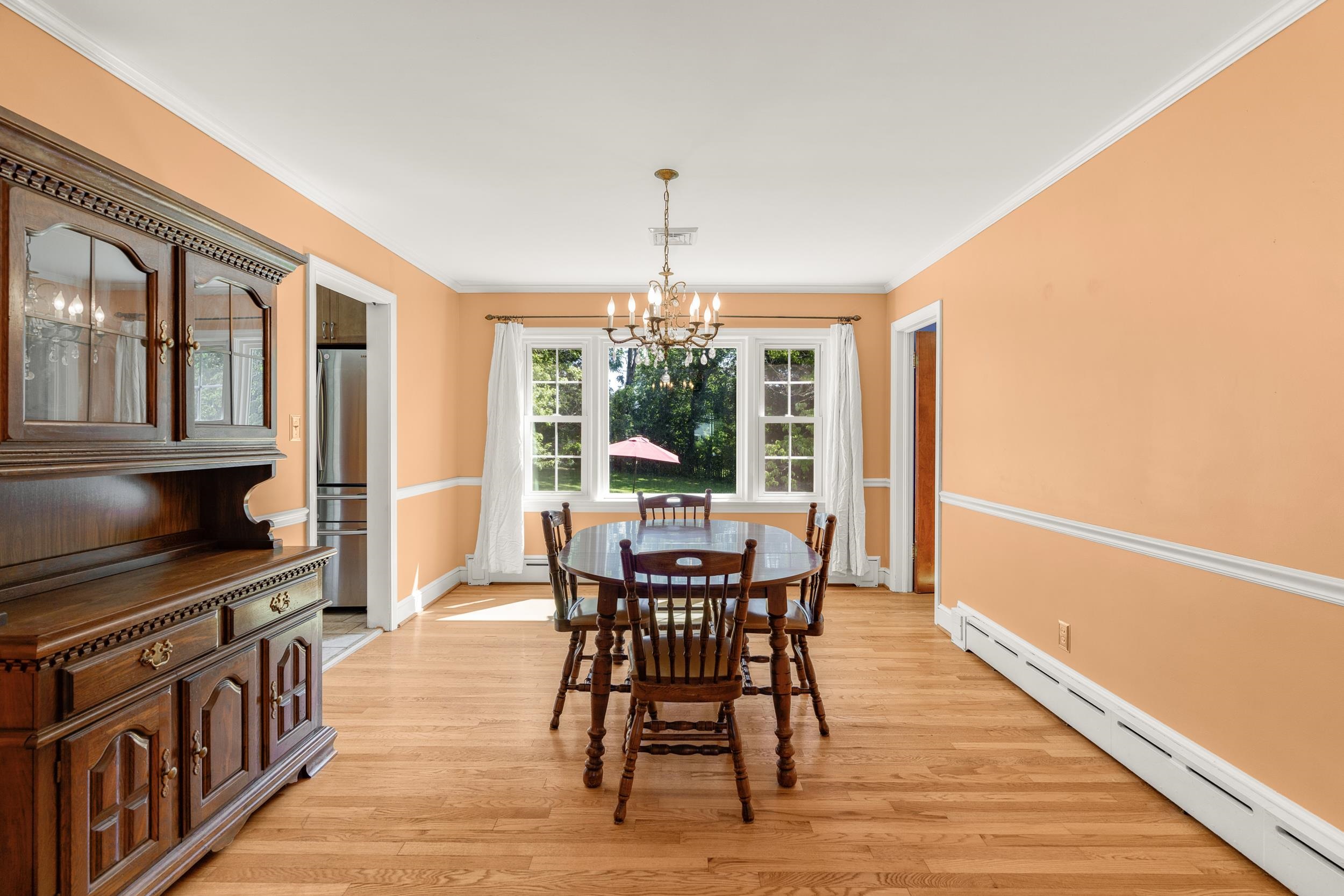 406 COLLEGE CIR, STAUNTON, Virginia 24401, 4 Bedrooms Bedrooms, ,2 BathroomsBathrooms,Residential,406 COLLEGE CIR,666219 MLS # 666219