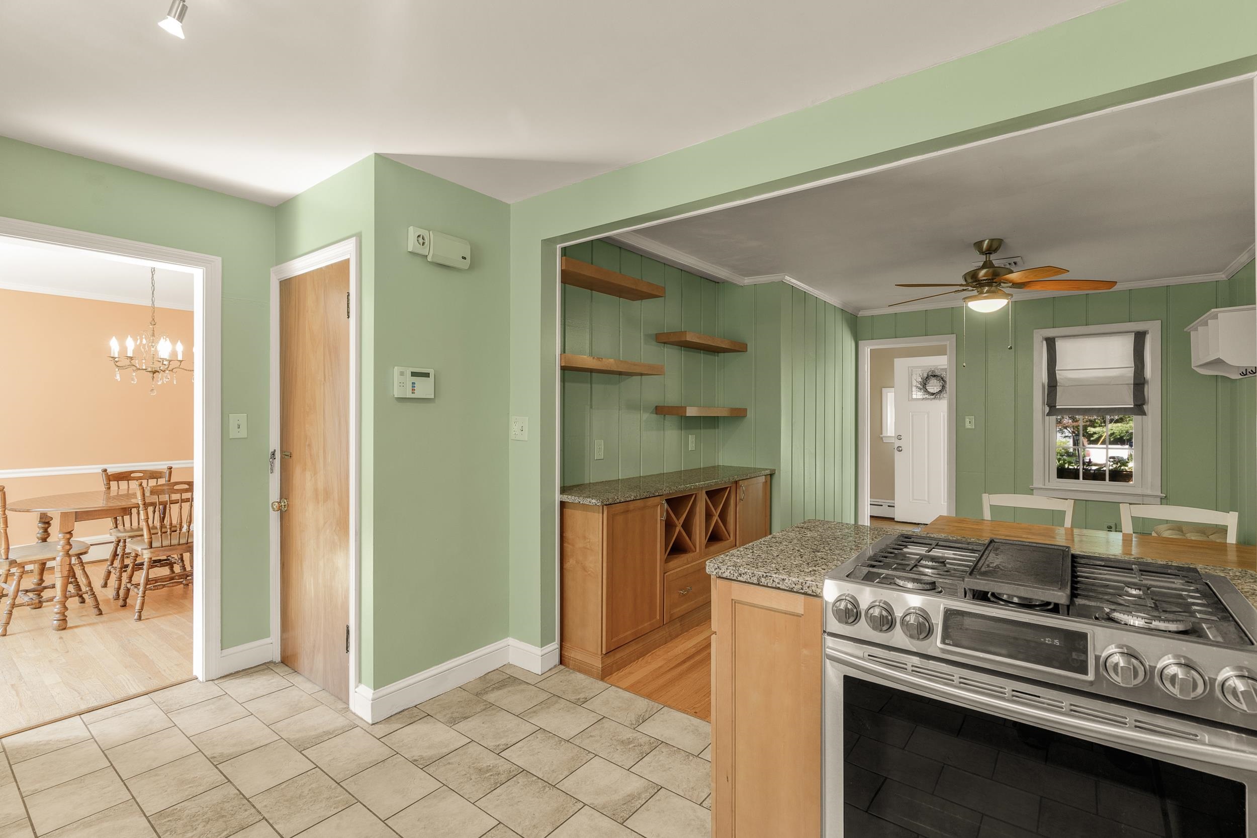 406 COLLEGE CIR, STAUNTON, Virginia 24401, 4 Bedrooms Bedrooms, ,2 BathroomsBathrooms,Residential,406 COLLEGE CIR,666219 MLS # 666219