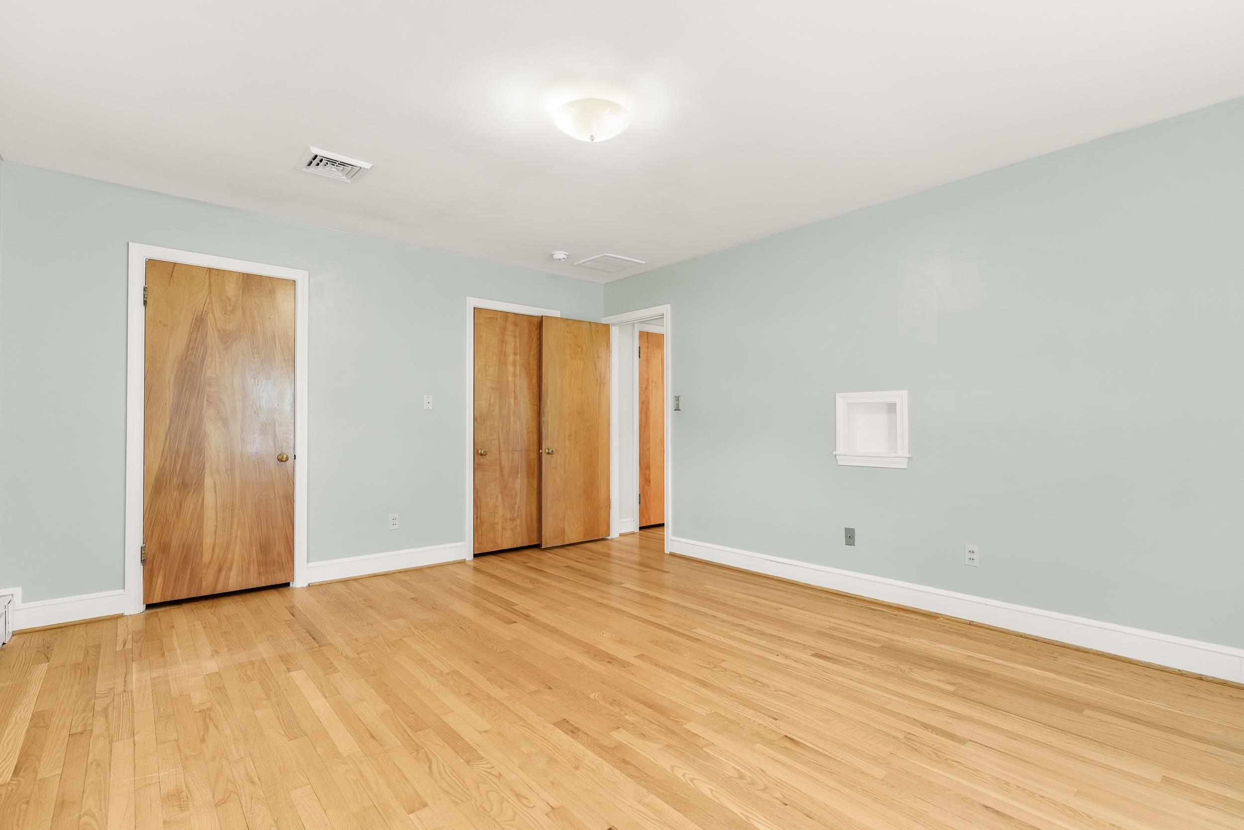 406 COLLEGE CIR, STAUNTON, Virginia 24401, 4 Bedrooms Bedrooms, ,2 BathroomsBathrooms,Residential,406 COLLEGE CIR,666219 MLS # 666219