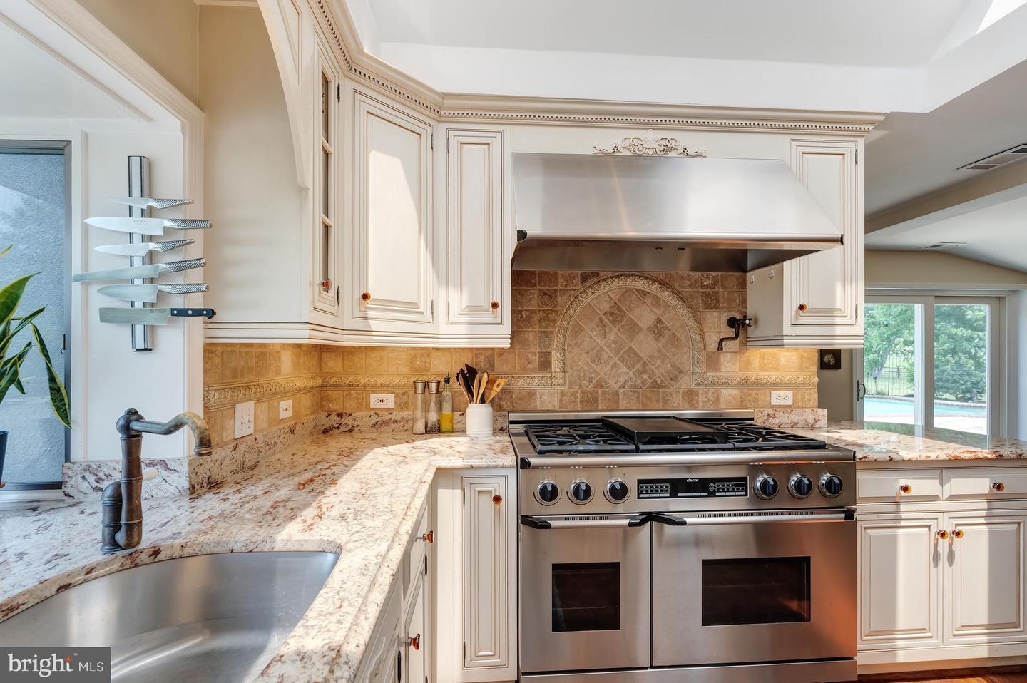 7700 MANOR HOUSE DR, FAIRFAX STATION, Virginia 22039, 5 Bedrooms Bedrooms, ,5 BathroomsBathrooms,Residential,For sale,7700 MANOR HOUSE DR,VAFX2239204 MLS # VAFX2239204