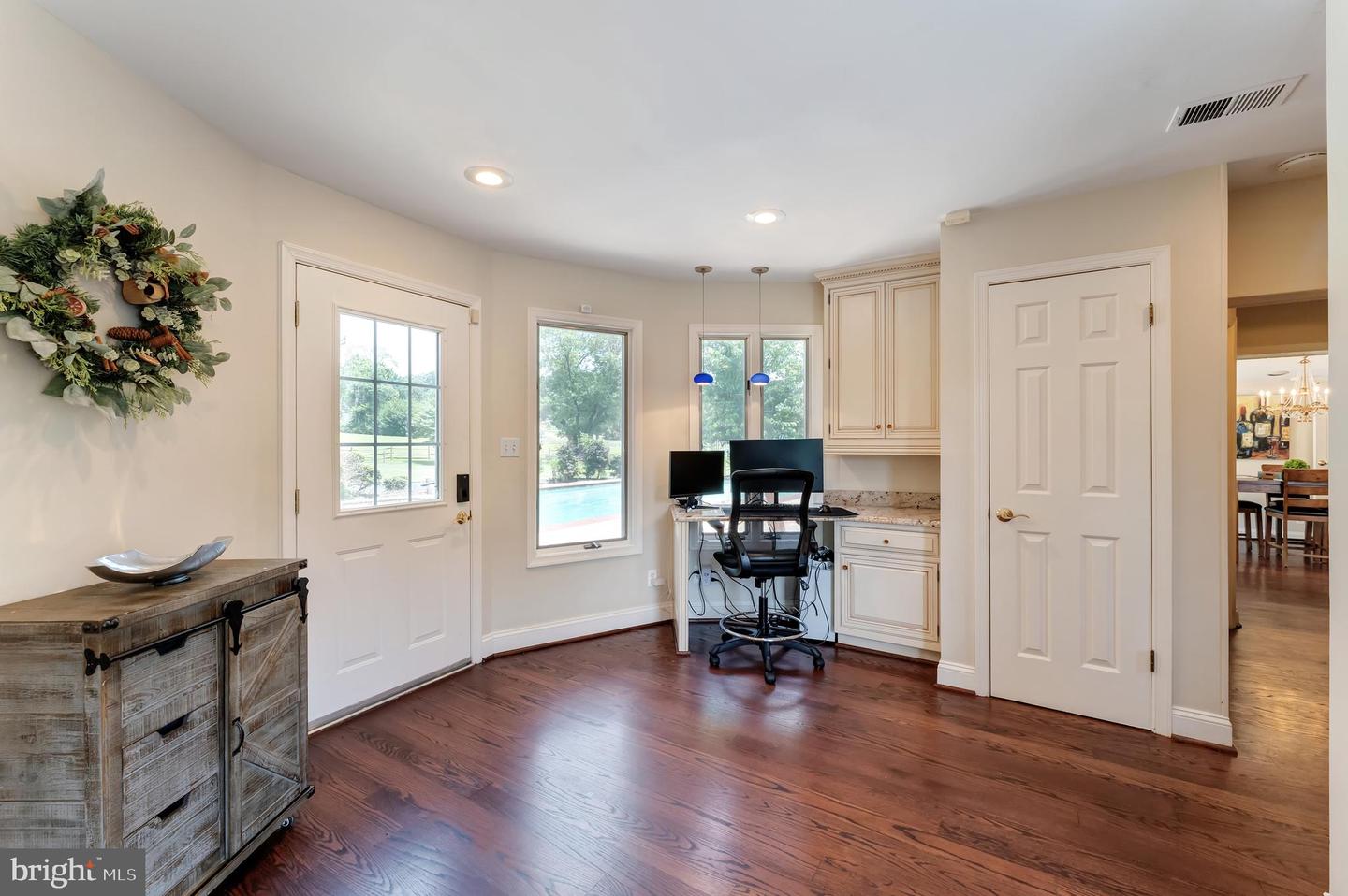 7700 MANOR HOUSE DR, FAIRFAX STATION, Virginia 22039, 5 Bedrooms Bedrooms, ,5 BathroomsBathrooms,Residential,For sale,7700 MANOR HOUSE DR,VAFX2239204 MLS # VAFX2239204