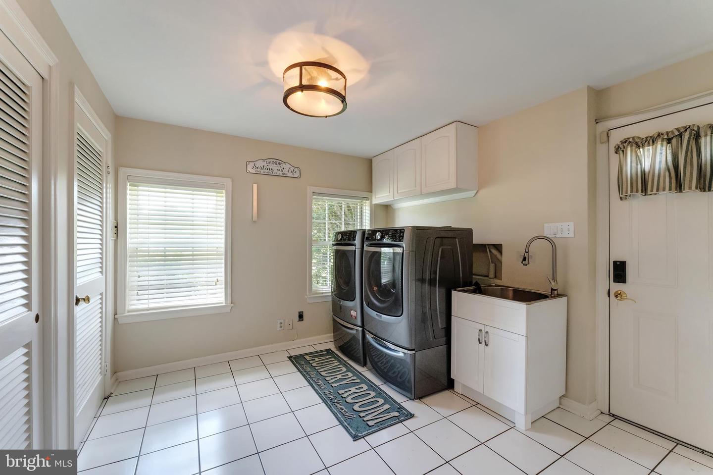7700 MANOR HOUSE DR, FAIRFAX STATION, Virginia 22039, 5 Bedrooms Bedrooms, ,5 BathroomsBathrooms,Residential,For sale,7700 MANOR HOUSE DR,VAFX2239204 MLS # VAFX2239204