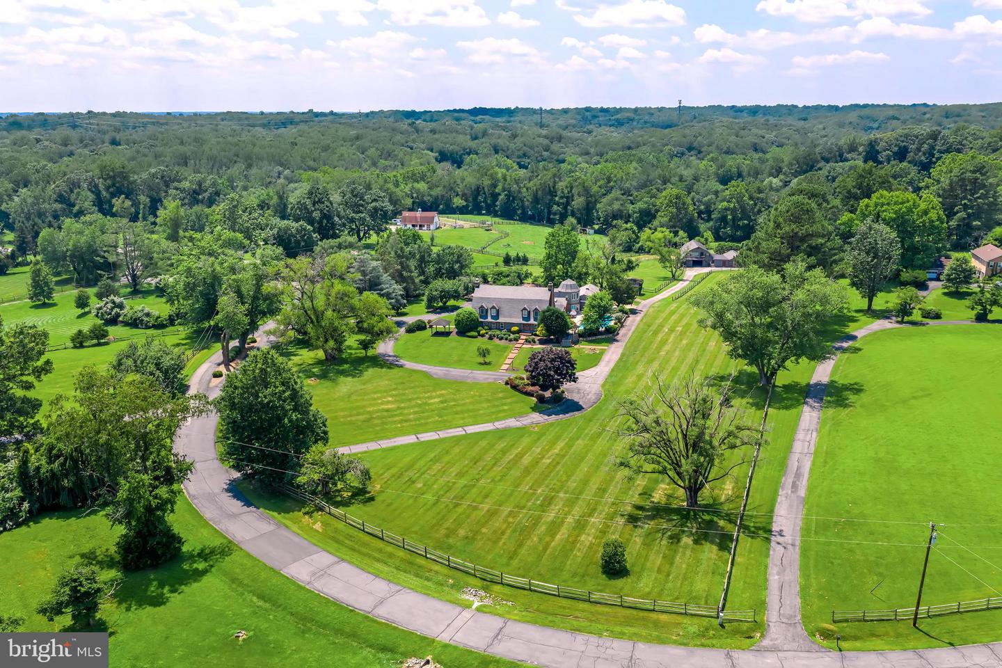 7700 MANOR HOUSE DR, FAIRFAX STATION, Virginia 22039, 5 Bedrooms Bedrooms, ,5 BathroomsBathrooms,Residential,For sale,7700 MANOR HOUSE DR,VAFX2239204 MLS # VAFX2239204