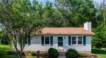125 OAK VIEW DR SE, LEESBURG, Virginia 20175, 4 Bedrooms Bedrooms, ,2 BathroomsBathrooms,Residential,For sale,125 OAK VIEW DR SE,VALO2095906 MLS # VALO2095906