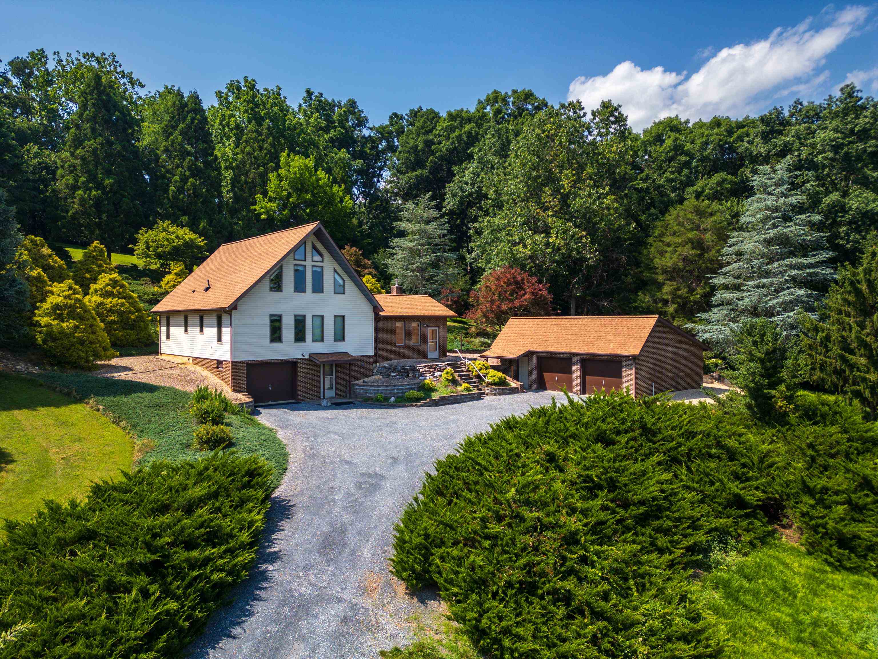 613 DICES SPRING RD, WEYERS CAVE, Virginia 24486, 3 Bedrooms Bedrooms, ,2 BathroomsBathrooms,Residential,613 DICES SPRING RD,666230 MLS # 666230