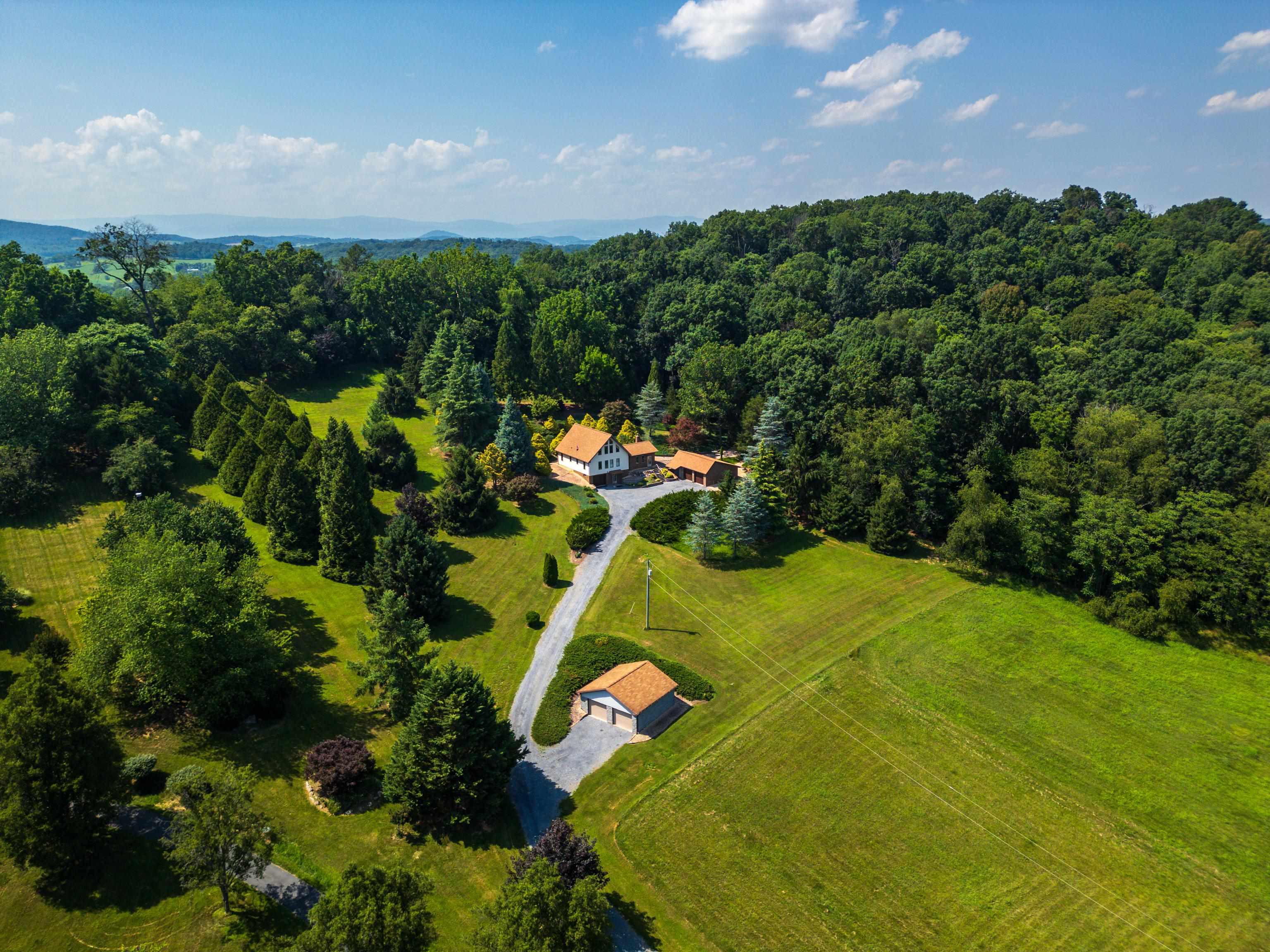 613 DICES SPRING RD, WEYERS CAVE, Virginia 24486, 3 Bedrooms Bedrooms, ,2 BathroomsBathrooms,Residential,613 DICES SPRING RD,666230 MLS # 666230