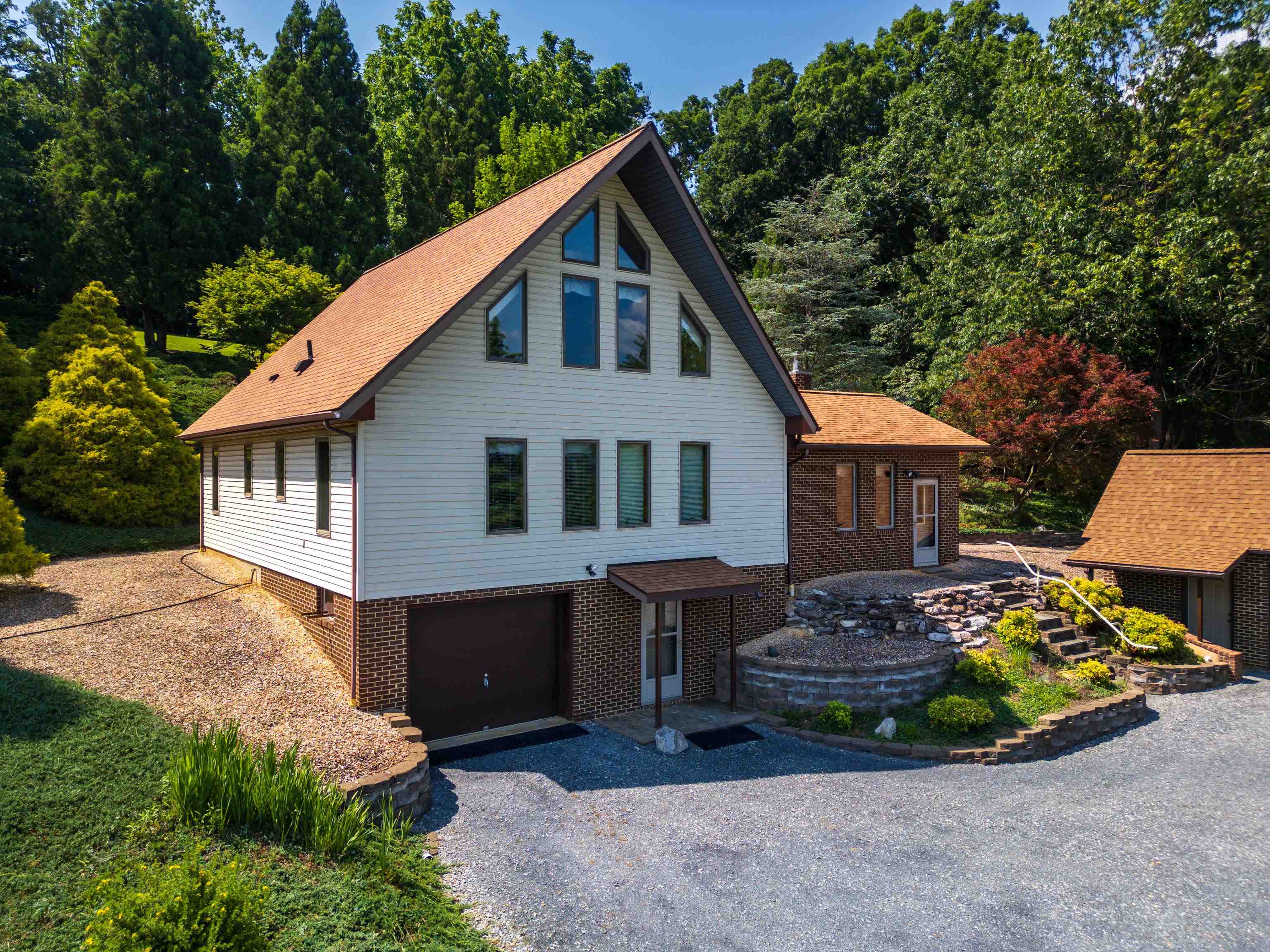 613 DICES SPRING RD, WEYERS CAVE, Virginia 24486, 3 Bedrooms Bedrooms, ,2 BathroomsBathrooms,Residential,613 DICES SPRING RD,666230 MLS # 666230