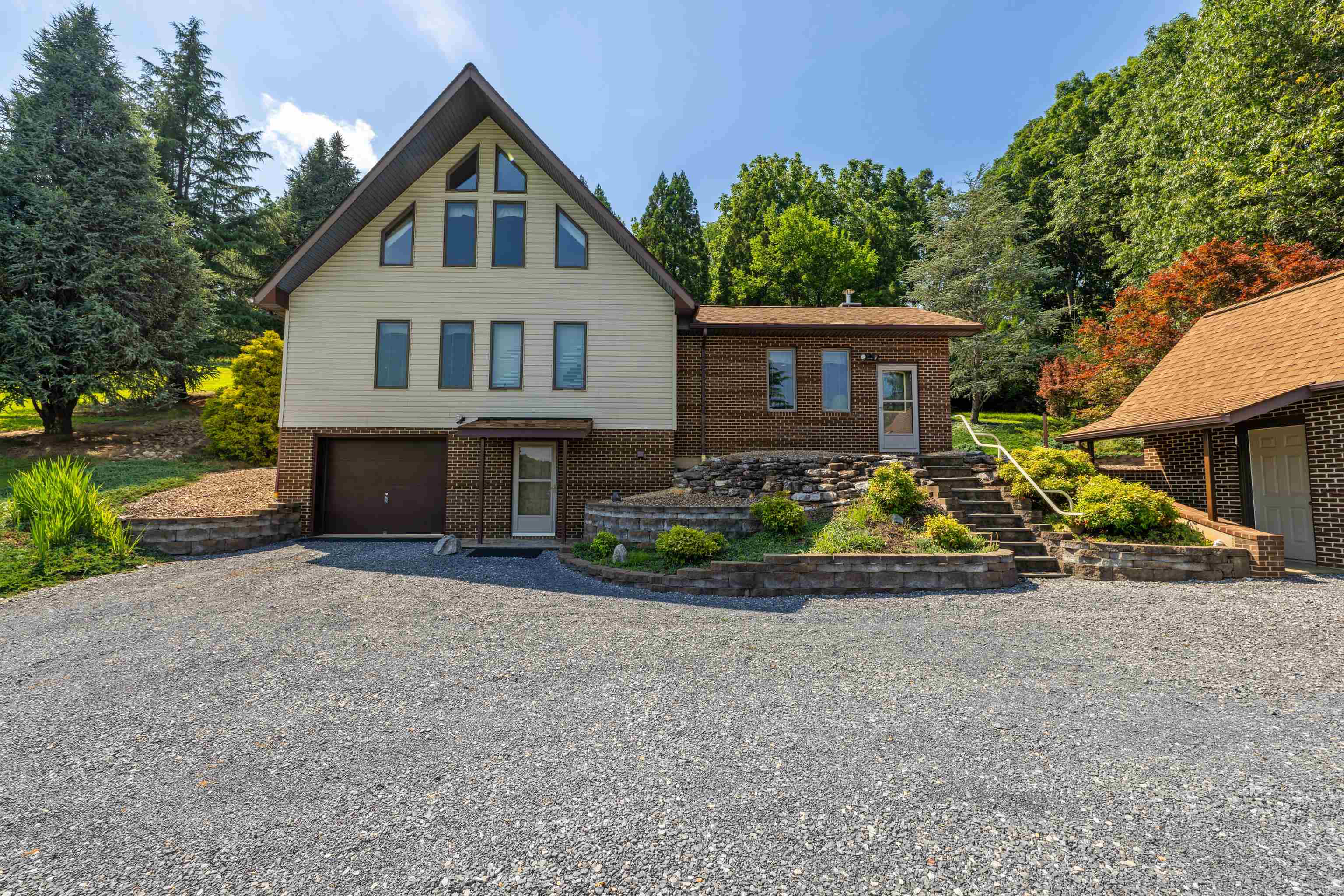 613 DICES SPRING RD, WEYERS CAVE, Virginia 24486, 3 Bedrooms Bedrooms, ,2 BathroomsBathrooms,Residential,613 DICES SPRING RD,666230 MLS # 666230