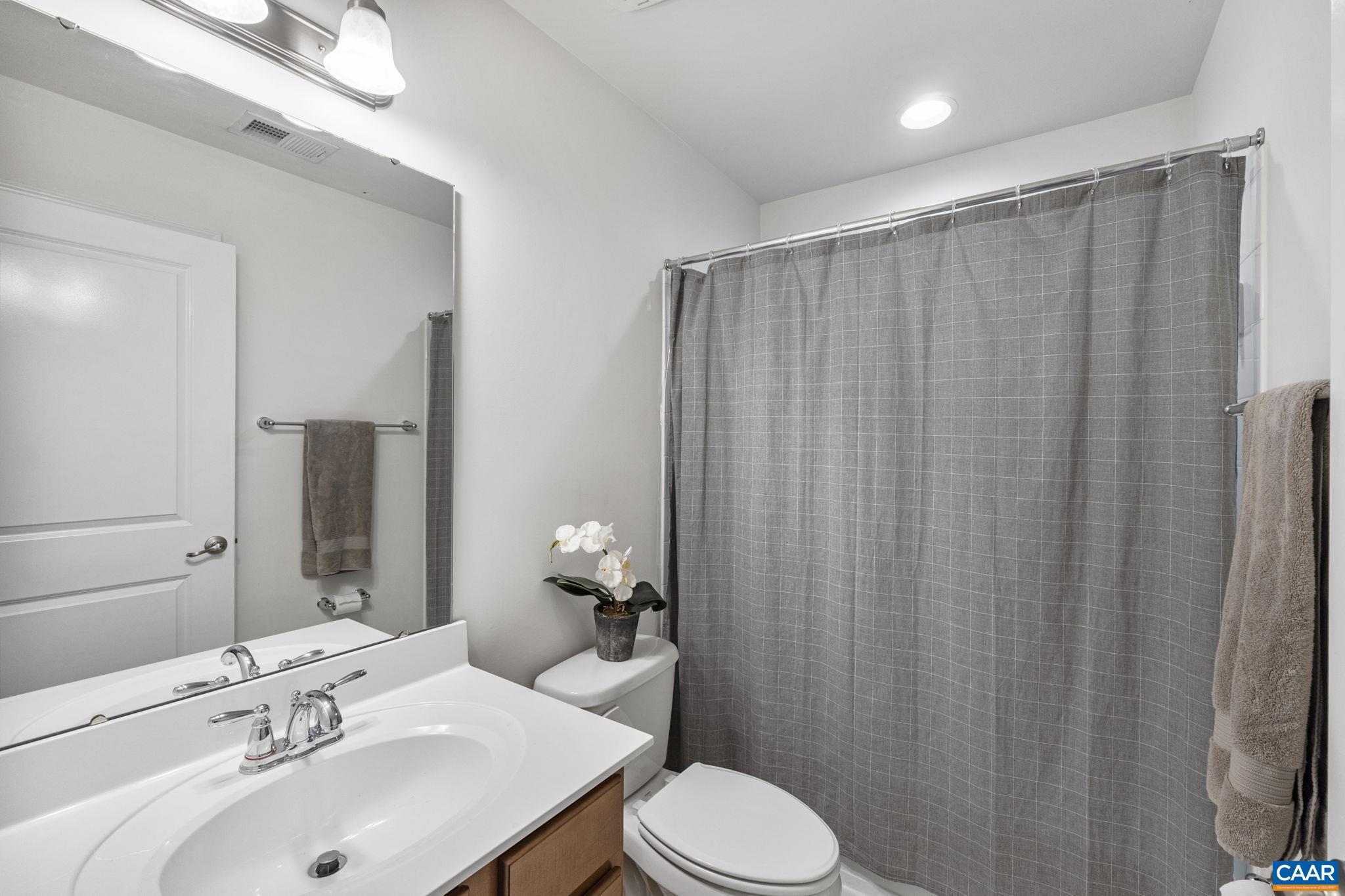 2159 WHISPERING HOLLOW LN, CHARLOTTESVILLE, Virginia 22911, 4 Bedrooms Bedrooms, ,3 BathroomsBathrooms,Residential,2159 WHISPERING HOLLOW LN,666232 MLS # 666232