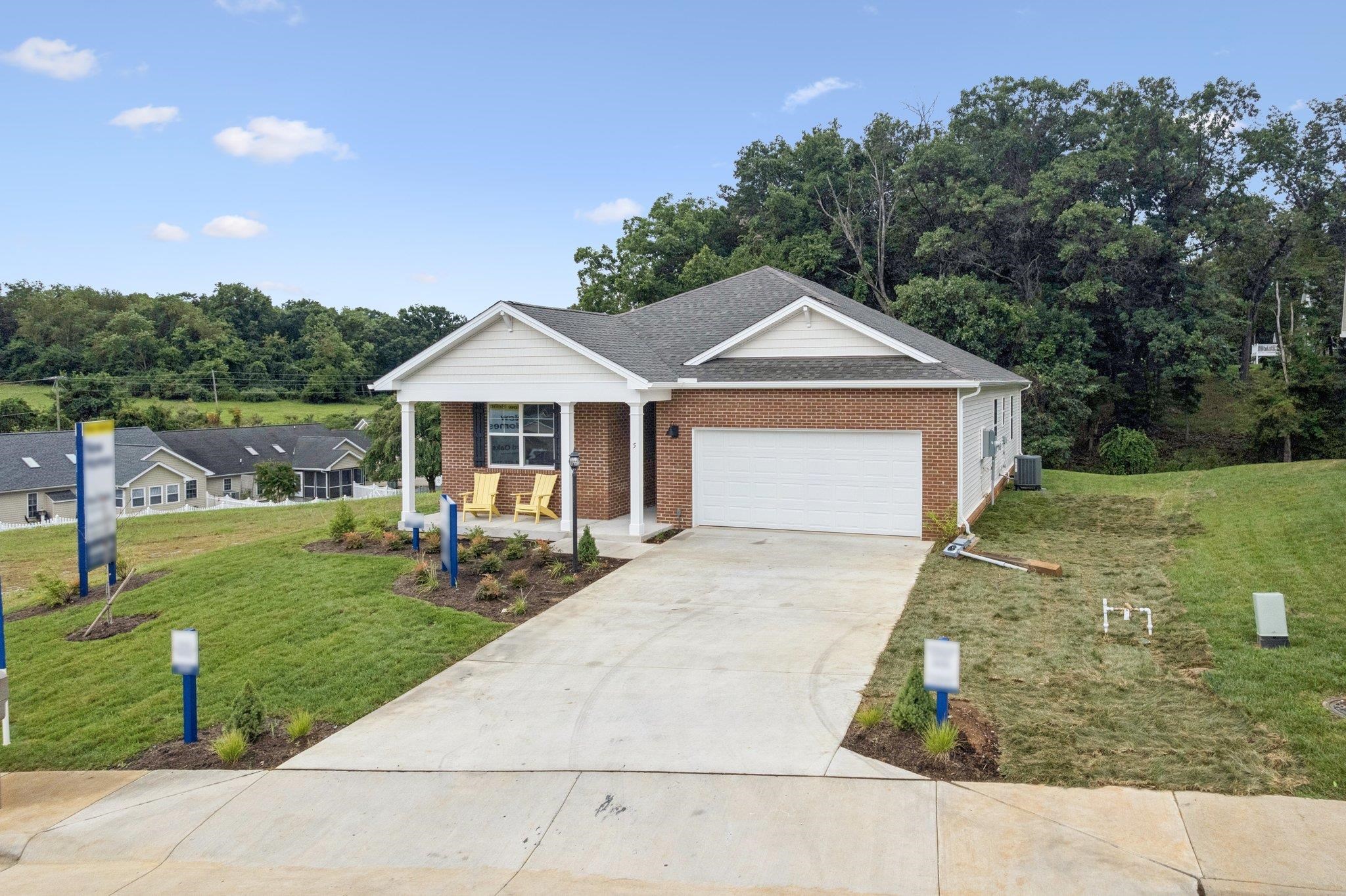 17 RIVER OAK DR, STAUNTON, Virginia 24401, 4 Bedrooms Bedrooms, ,2 BathroomsBathrooms,Residential,17 RIVER OAK DR,666237 MLS # 666237