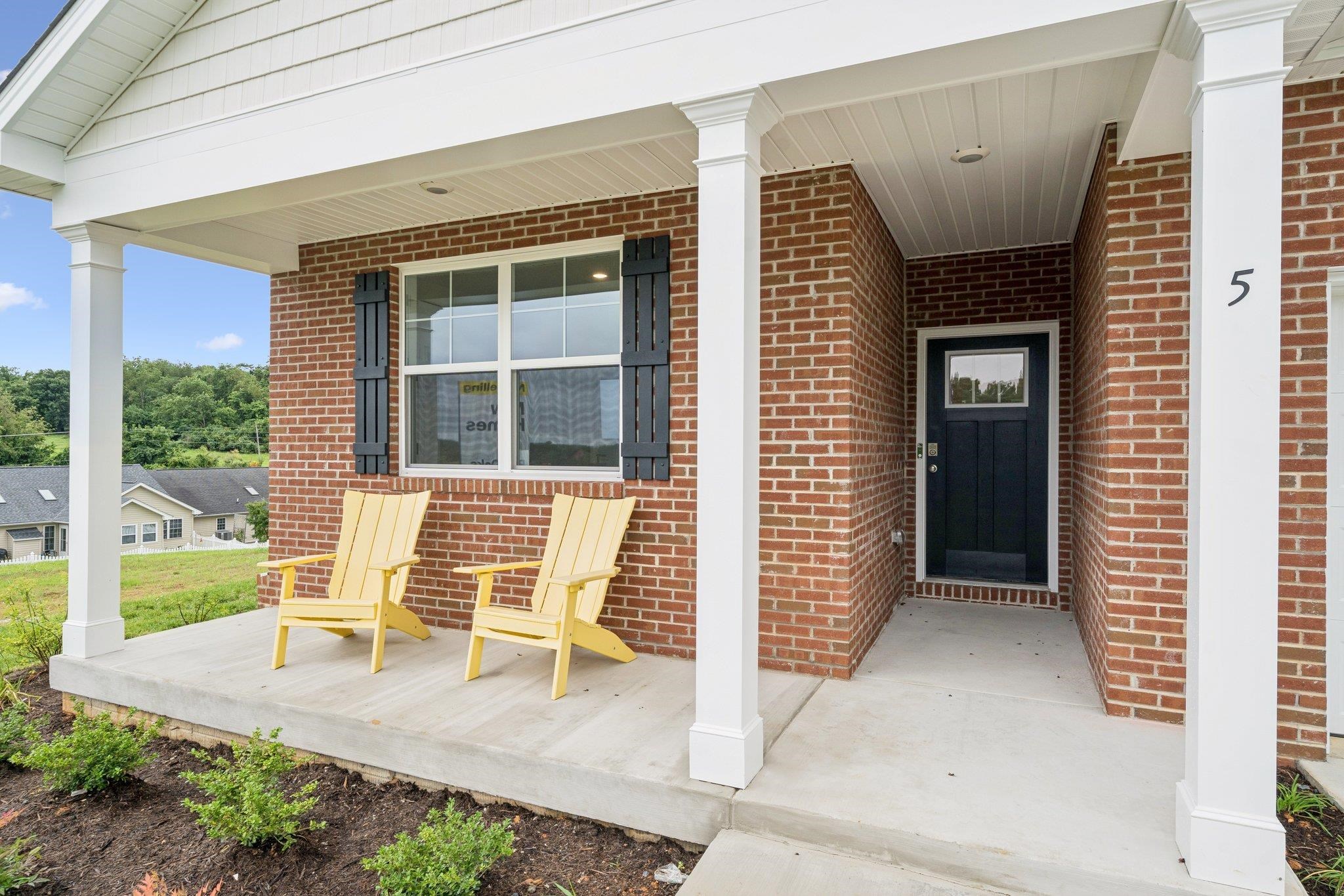 17 RIVER OAK DR, STAUNTON, Virginia 24401, 4 Bedrooms Bedrooms, ,2 BathroomsBathrooms,Residential,17 RIVER OAK DR,666237 MLS # 666237