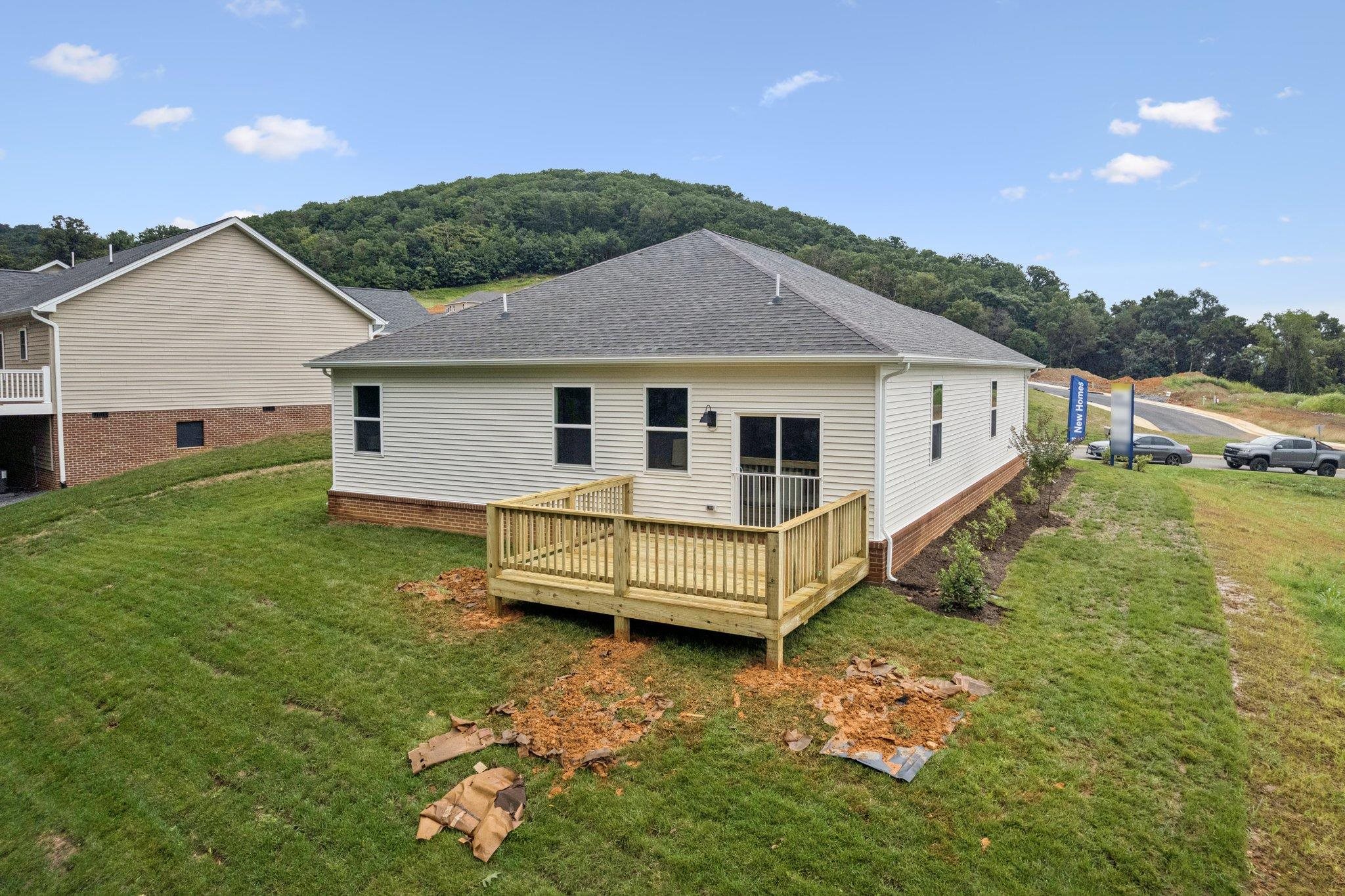 15 RIVER OAK DR, STAUNTON, Virginia 24401, 4 Bedrooms Bedrooms, ,2 BathroomsBathrooms,Residential,15 RIVER OAK DR,666240 MLS # 666240