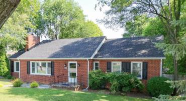 1625 W MAIN ST, WAYNESBORO, Virginia 22980, 3 Bedrooms Bedrooms, ,2 BathroomsBathrooms,Residential,1625 W MAIN ST,666243 MLS # 666243