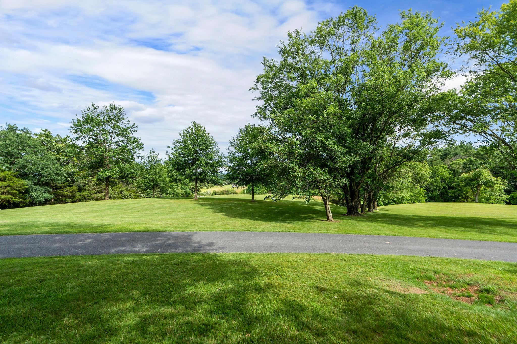 2737 BARRENRIDGE RD, STAUNTON, Virginia 24401, 2 Bedrooms Bedrooms, ,2 BathroomsBathrooms,Residential,2737 BARRENRIDGE RD,666244 MLS # 666244
