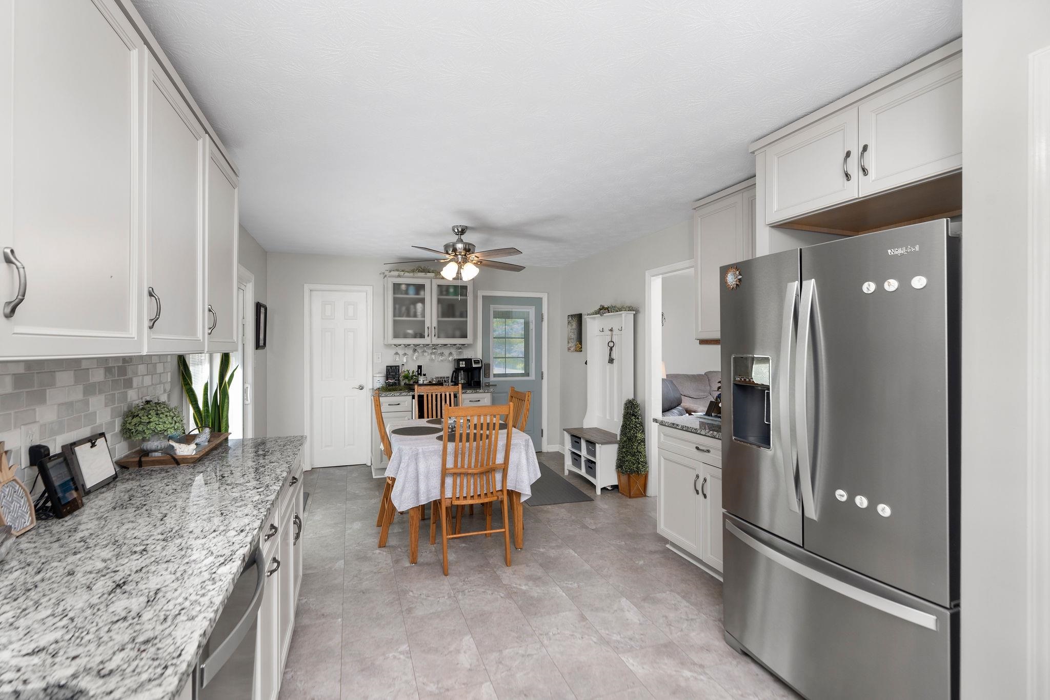 2737 BARRENRIDGE RD, STAUNTON, Virginia 24401, 2 Bedrooms Bedrooms, ,2 BathroomsBathrooms,Residential,2737 BARRENRIDGE RD,666244 MLS # 666244