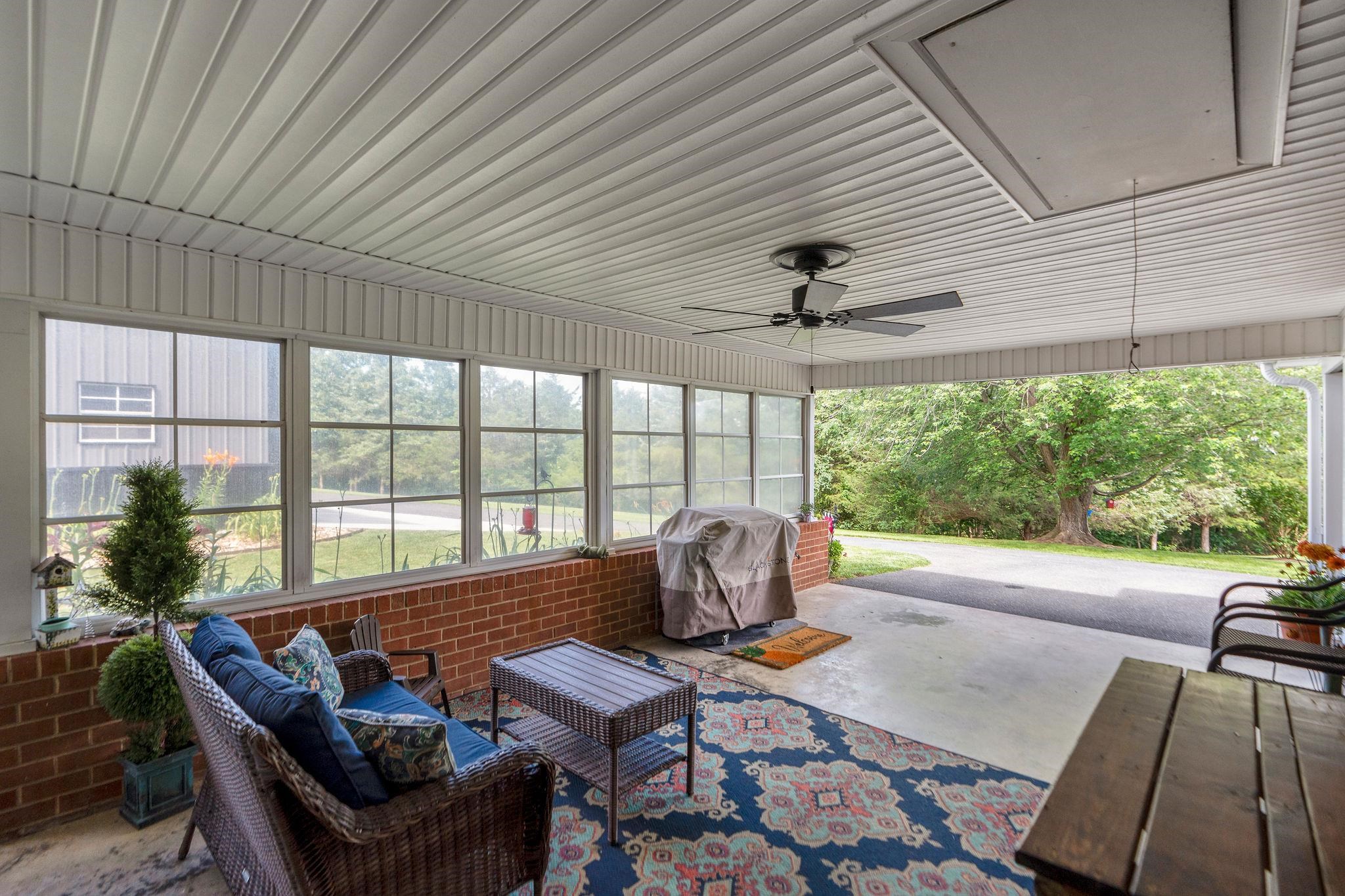 2737 BARRENRIDGE RD, STAUNTON, Virginia 24401, 2 Bedrooms Bedrooms, ,2 BathroomsBathrooms,Residential,2737 BARRENRIDGE RD,666244 MLS # 666244