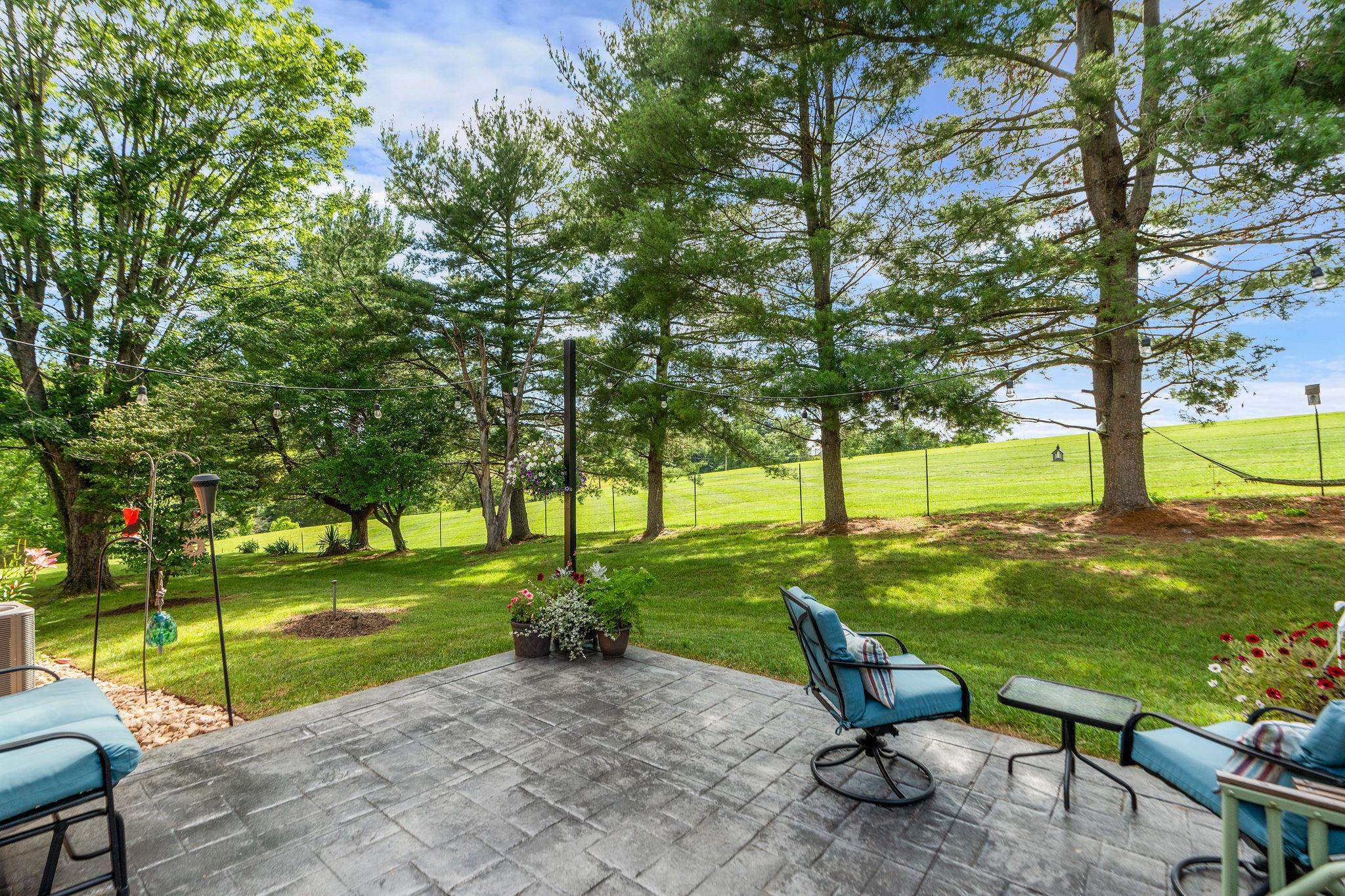 2737 BARRENRIDGE RD, STAUNTON, Virginia 24401, 2 Bedrooms Bedrooms, ,2 BathroomsBathrooms,Residential,2737 BARRENRIDGE RD,666244 MLS # 666244