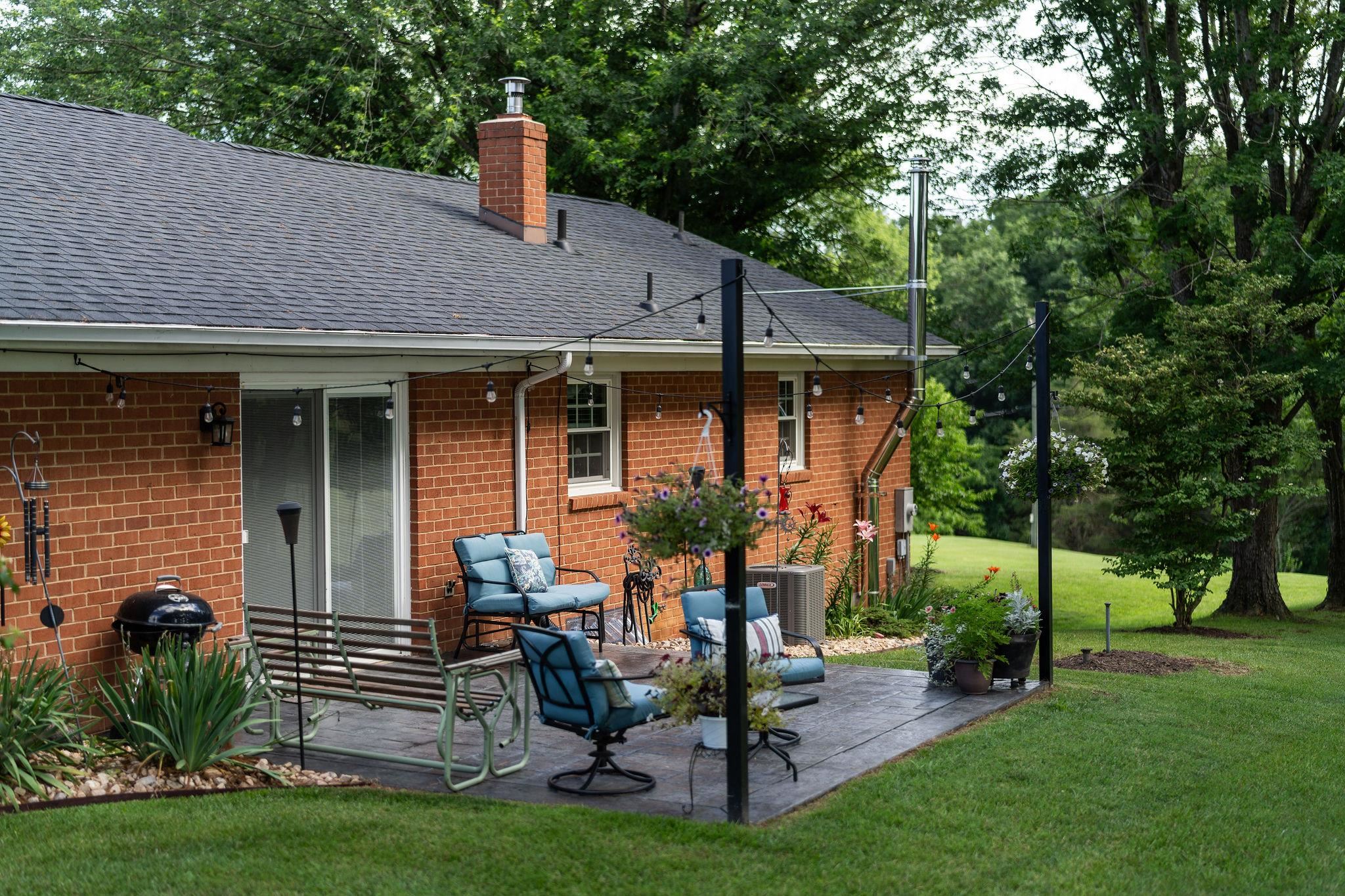 2737 BARRENRIDGE RD, STAUNTON, Virginia 24401, 2 Bedrooms Bedrooms, ,2 BathroomsBathrooms,Residential,2737 BARRENRIDGE RD,666244 MLS # 666244