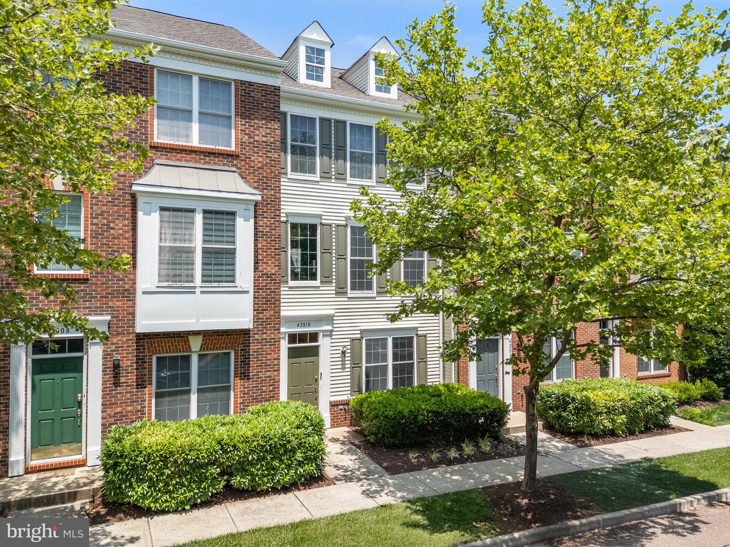 42810 FLANNIGAN TER, CHANTILLY, Virginia 20152, 4 Bedrooms Bedrooms, ,2 BathroomsBathrooms,Residential,For sale,42810 FLANNIGAN TER,VALO2096690 MLS # VALO2096690