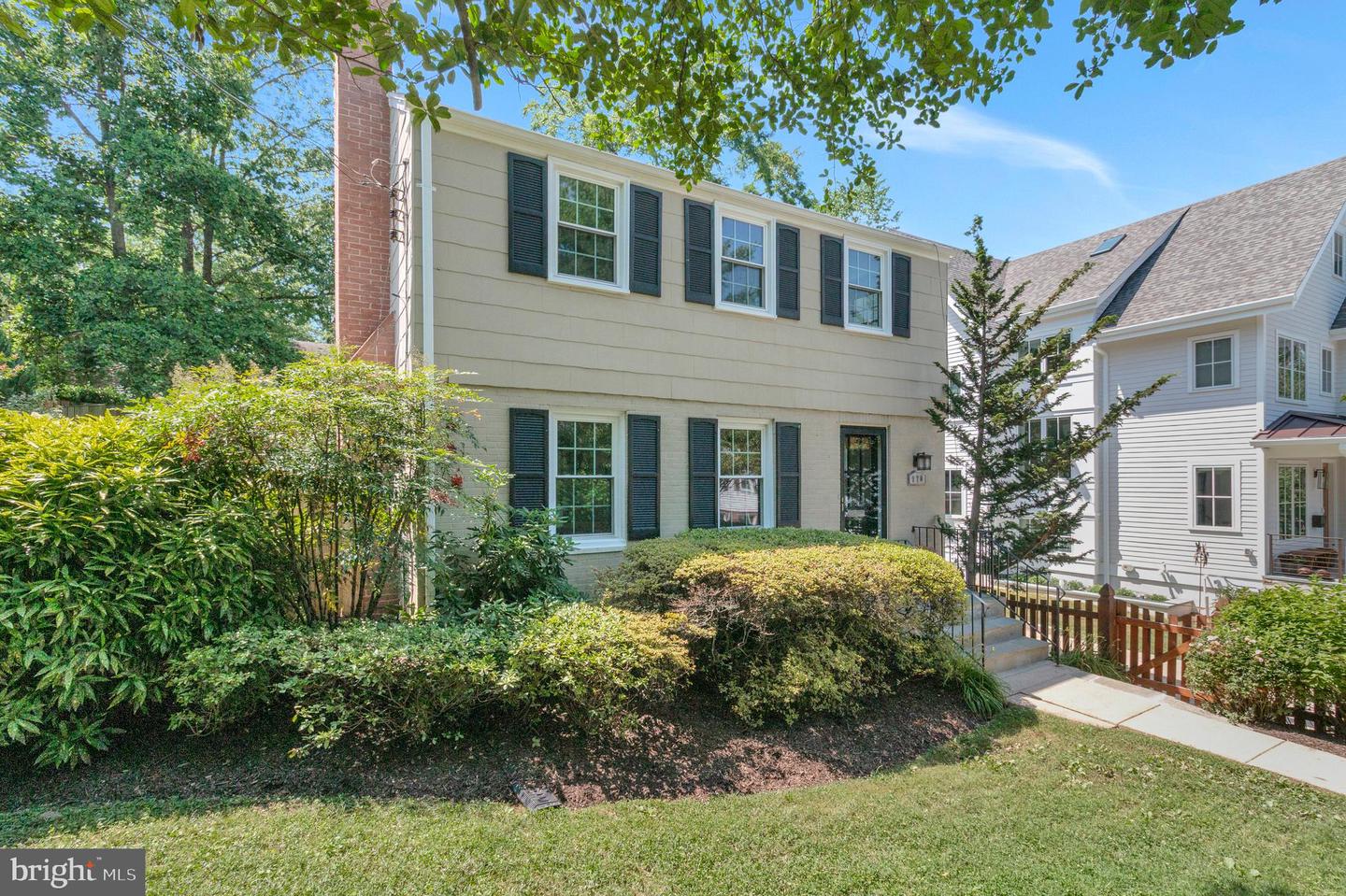 970 N LONGFELLOW ST, ARLINGTON, Virginia 22205, 3 Bedrooms Bedrooms, ,2 BathroomsBathrooms,Residential,For sale,970 N LONGFELLOW ST,VAAR2057934 MLS # VAAR2057934