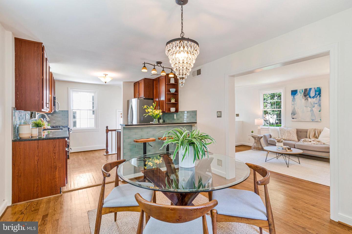 970 N LONGFELLOW ST, ARLINGTON, Virginia 22205, 3 Bedrooms Bedrooms, ,2 BathroomsBathrooms,Residential,For sale,970 N LONGFELLOW ST,VAAR2057934 MLS # VAAR2057934
