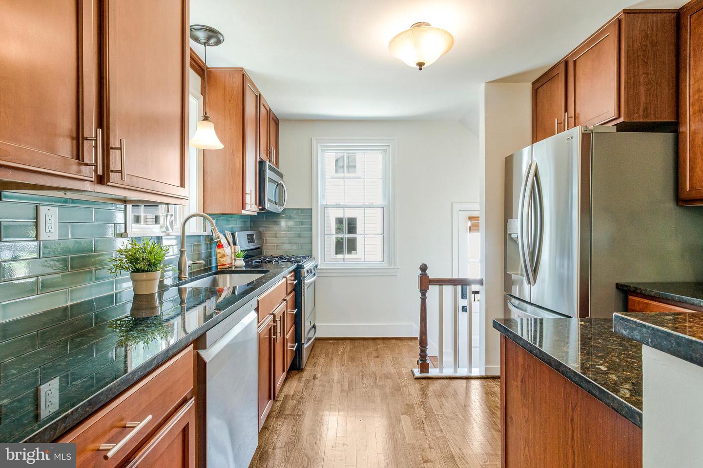 970 N LONGFELLOW ST, ARLINGTON, Virginia 22205, 3 Bedrooms Bedrooms, ,2 BathroomsBathrooms,Residential,For sale,970 N LONGFELLOW ST,VAAR2057934 MLS # VAAR2057934