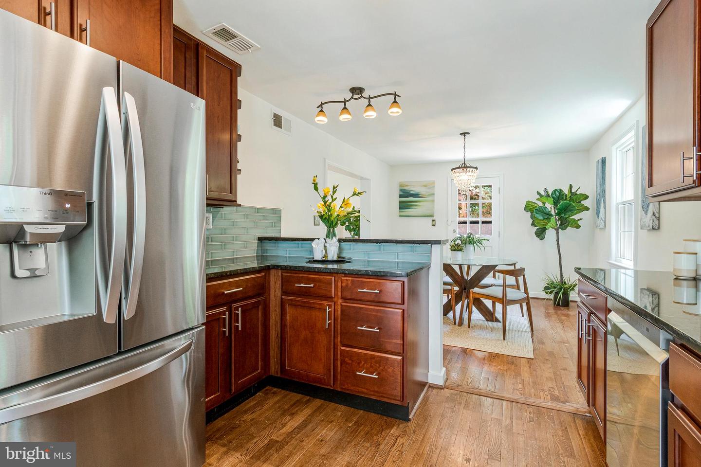 970 N LONGFELLOW ST, ARLINGTON, Virginia 22205, 3 Bedrooms Bedrooms, ,2 BathroomsBathrooms,Residential,For sale,970 N LONGFELLOW ST,VAAR2057934 MLS # VAAR2057934