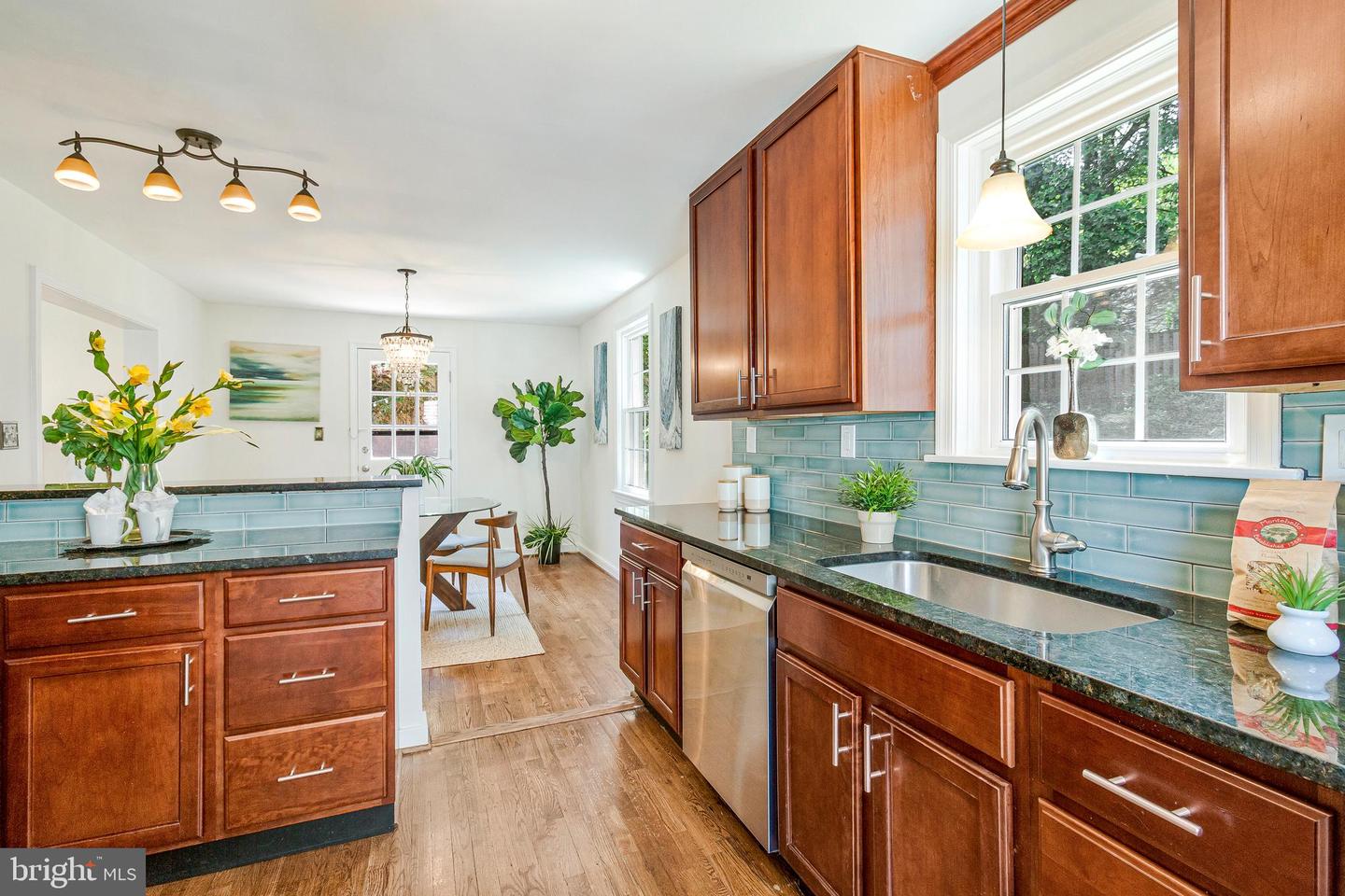 970 N LONGFELLOW ST, ARLINGTON, Virginia 22205, 3 Bedrooms Bedrooms, ,2 BathroomsBathrooms,Residential,For sale,970 N LONGFELLOW ST,VAAR2057934 MLS # VAAR2057934