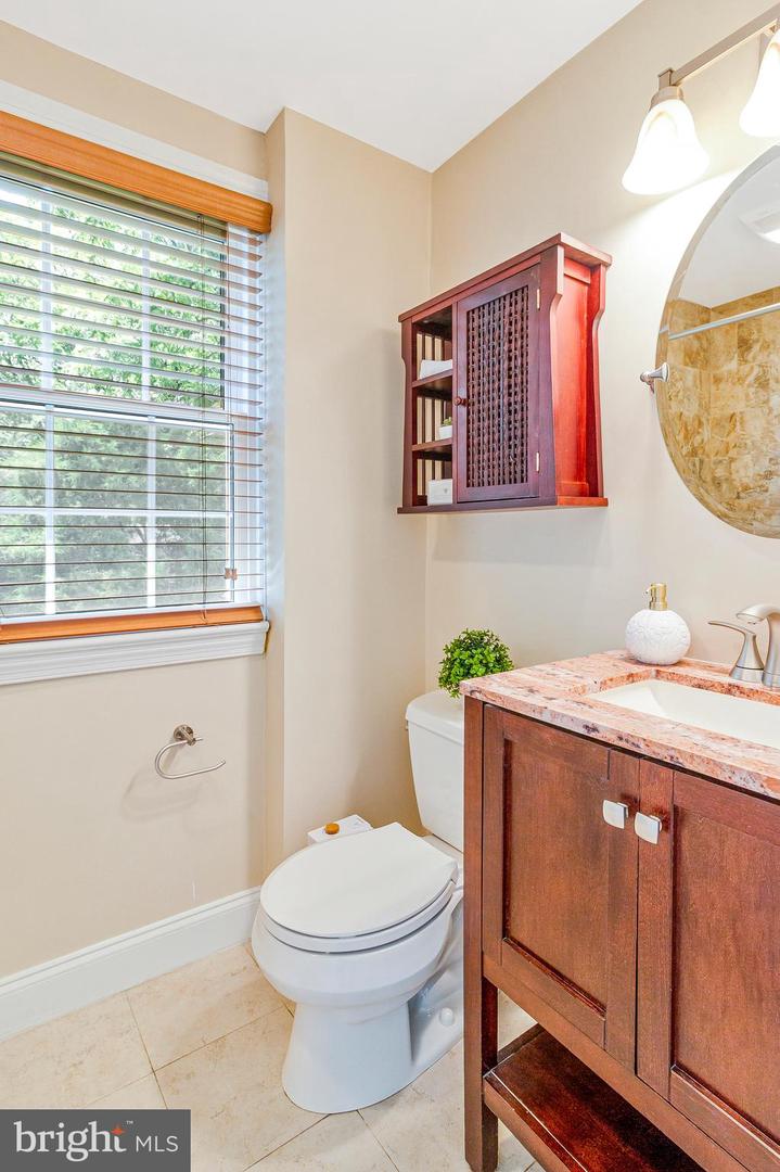 970 N LONGFELLOW ST, ARLINGTON, Virginia 22205, 3 Bedrooms Bedrooms, ,2 BathroomsBathrooms,Residential,For sale,970 N LONGFELLOW ST,VAAR2057934 MLS # VAAR2057934