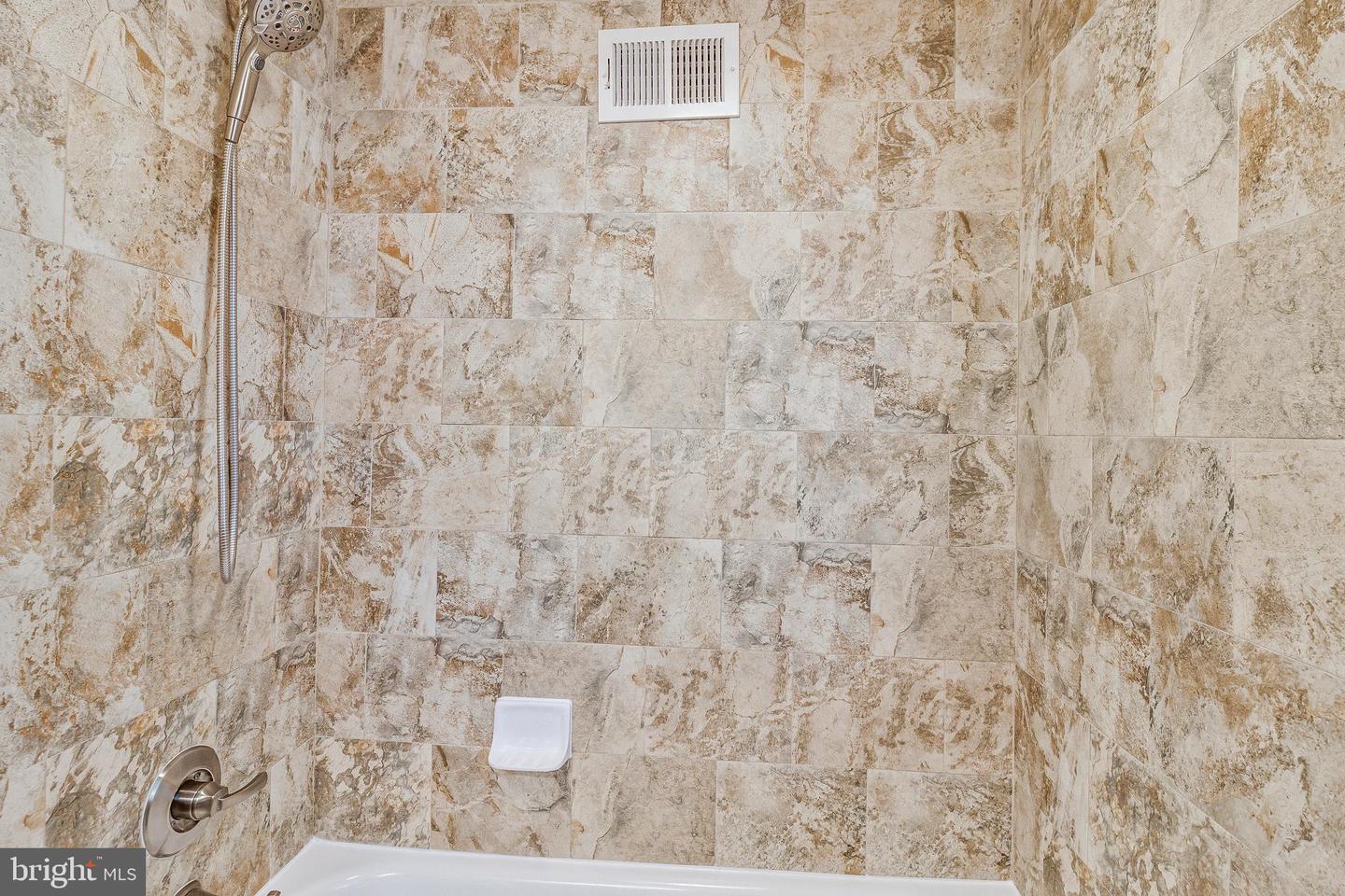 970 N LONGFELLOW ST, ARLINGTON, Virginia 22205, 3 Bedrooms Bedrooms, ,2 BathroomsBathrooms,Residential,For sale,970 N LONGFELLOW ST,VAAR2057934 MLS # VAAR2057934
