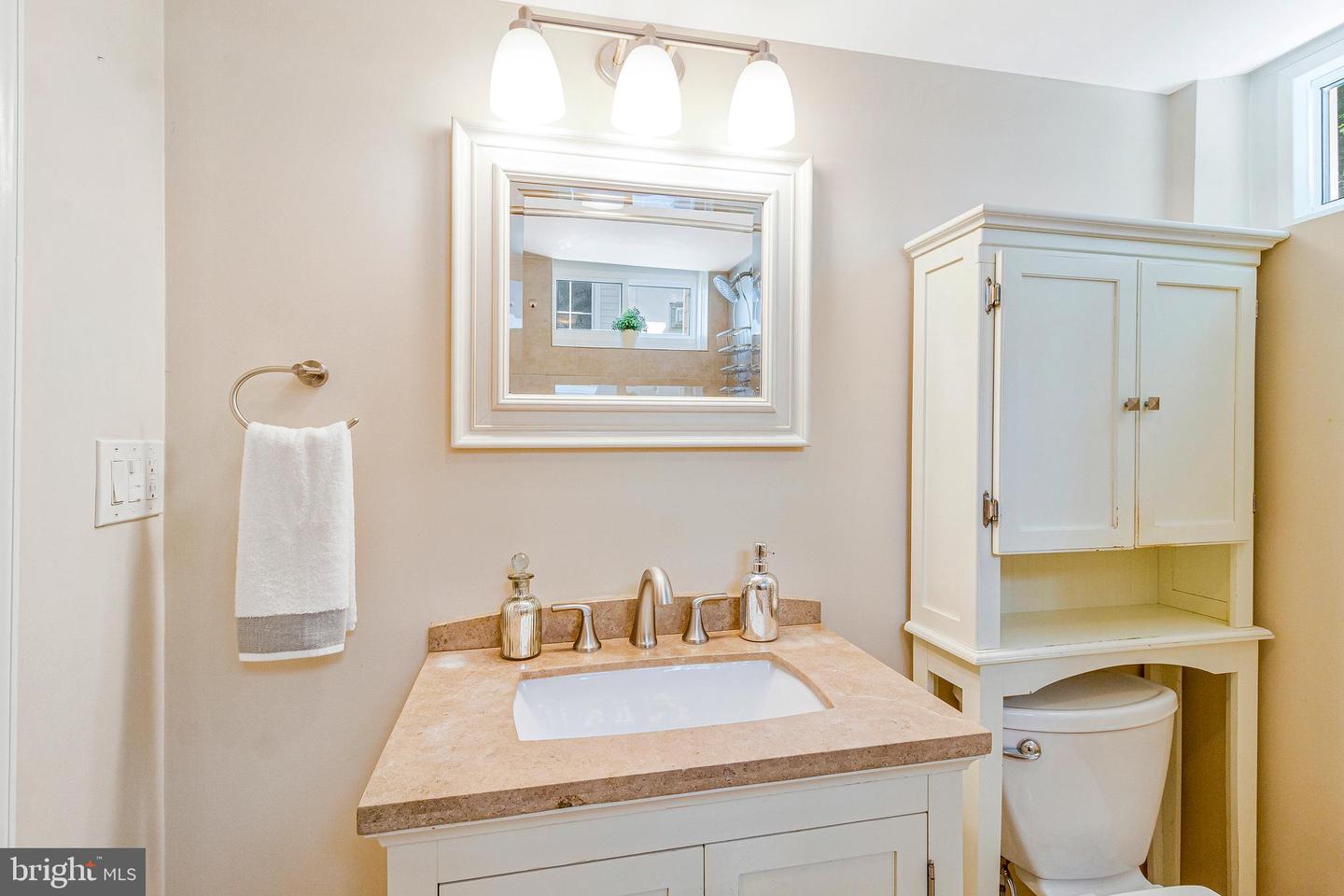 970 N LONGFELLOW ST, ARLINGTON, Virginia 22205, 3 Bedrooms Bedrooms, ,2 BathroomsBathrooms,Residential,For sale,970 N LONGFELLOW ST,VAAR2057934 MLS # VAAR2057934
