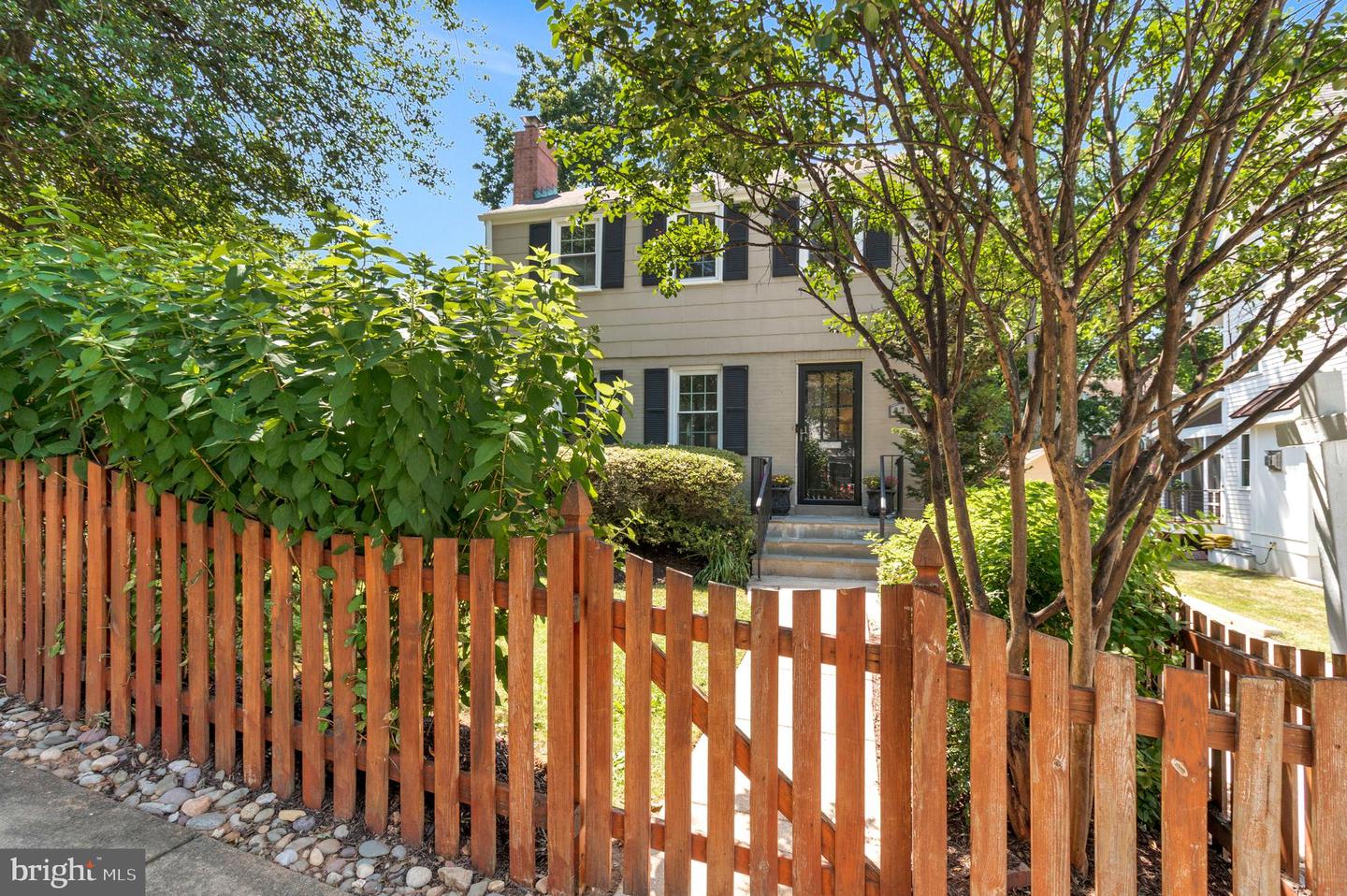 970 N LONGFELLOW ST, ARLINGTON, Virginia 22205, 3 Bedrooms Bedrooms, ,2 BathroomsBathrooms,Residential,For sale,970 N LONGFELLOW ST,VAAR2057934 MLS # VAAR2057934