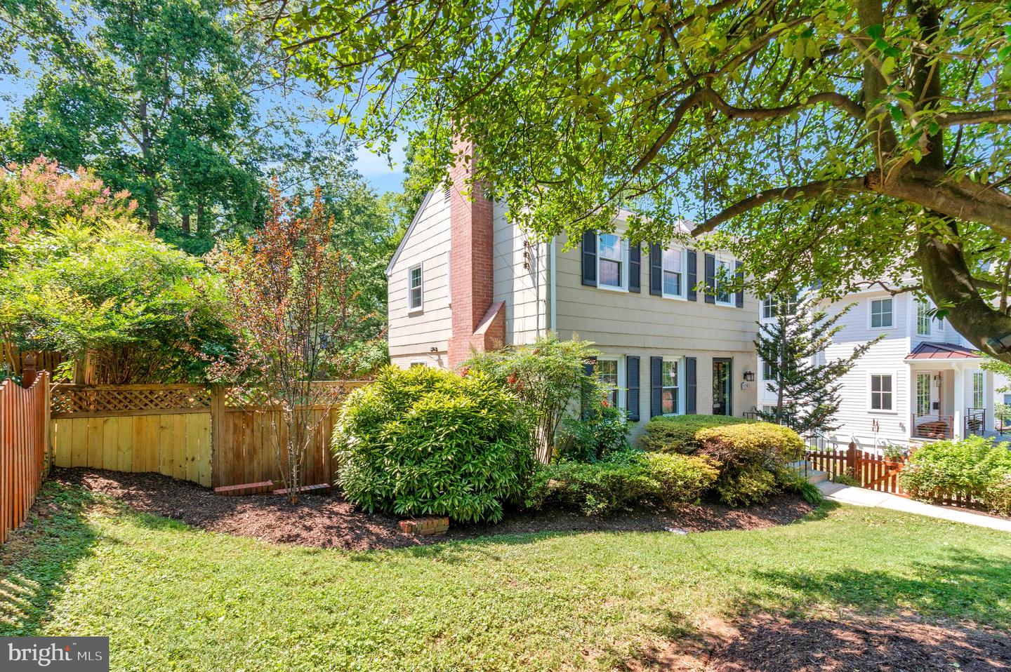 970 N LONGFELLOW ST, ARLINGTON, Virginia 22205, 3 Bedrooms Bedrooms, ,2 BathroomsBathrooms,Residential,For sale,970 N LONGFELLOW ST,VAAR2057934 MLS # VAAR2057934