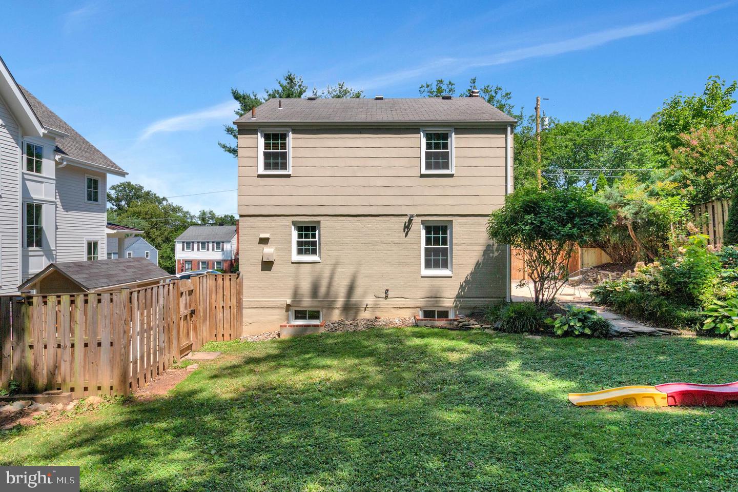 970 N LONGFELLOW ST, ARLINGTON, Virginia 22205, 3 Bedrooms Bedrooms, ,2 BathroomsBathrooms,Residential,For sale,970 N LONGFELLOW ST,VAAR2057934 MLS # VAAR2057934