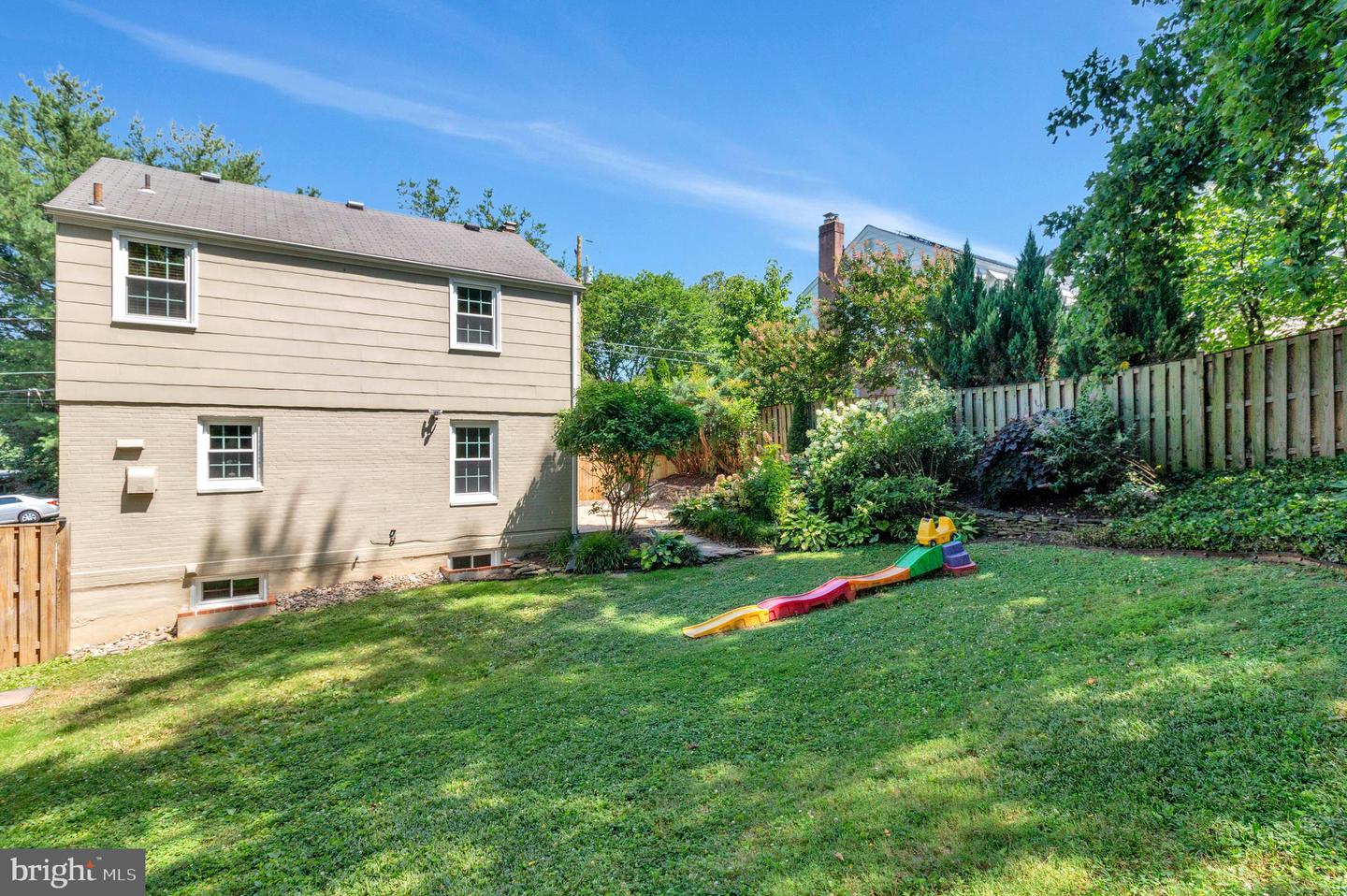 970 N LONGFELLOW ST, ARLINGTON, Virginia 22205, 3 Bedrooms Bedrooms, ,2 BathroomsBathrooms,Residential,For sale,970 N LONGFELLOW ST,VAAR2057934 MLS # VAAR2057934