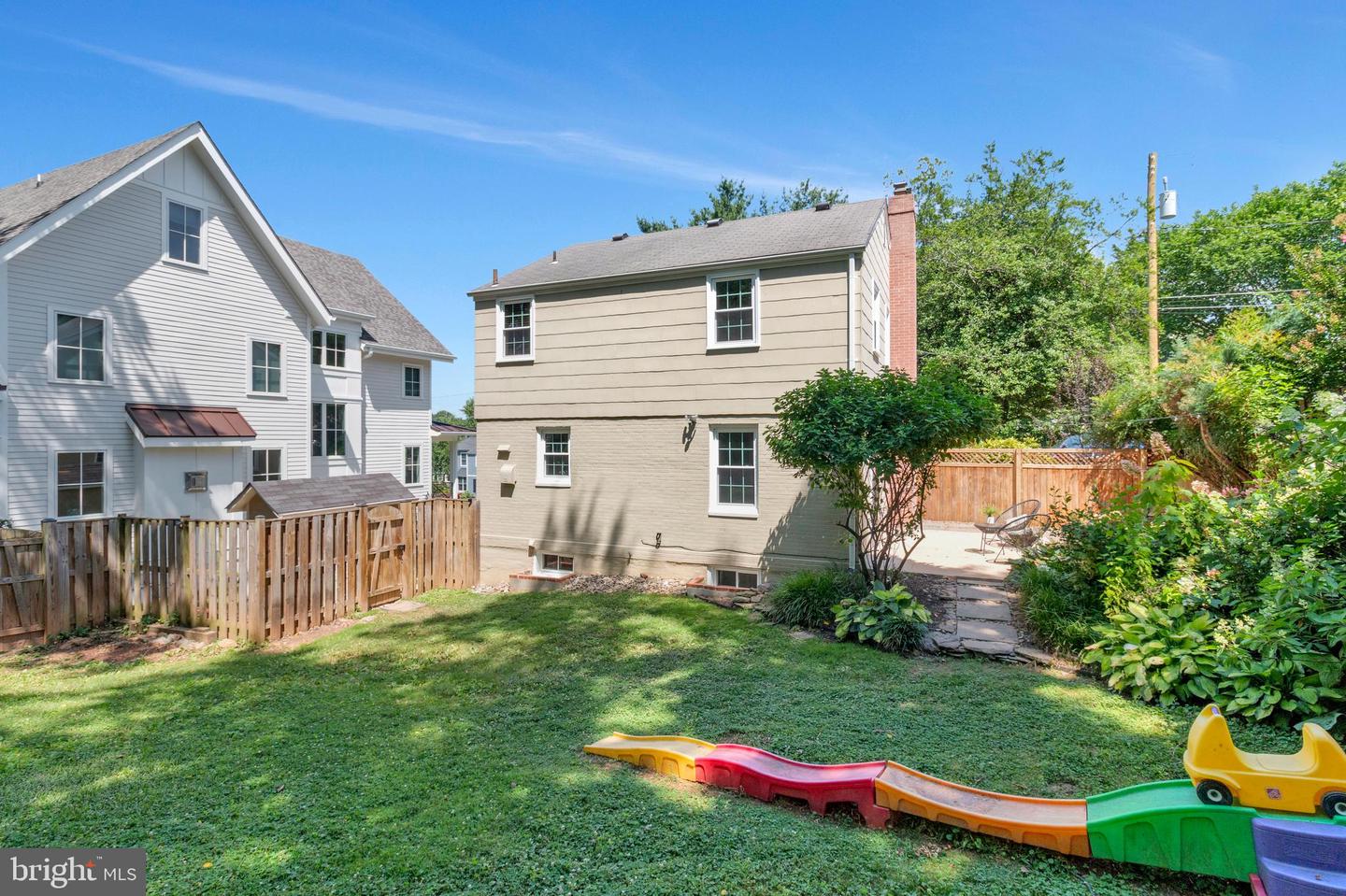 970 N LONGFELLOW ST, ARLINGTON, Virginia 22205, 3 Bedrooms Bedrooms, ,2 BathroomsBathrooms,Residential,For sale,970 N LONGFELLOW ST,VAAR2057934 MLS # VAAR2057934