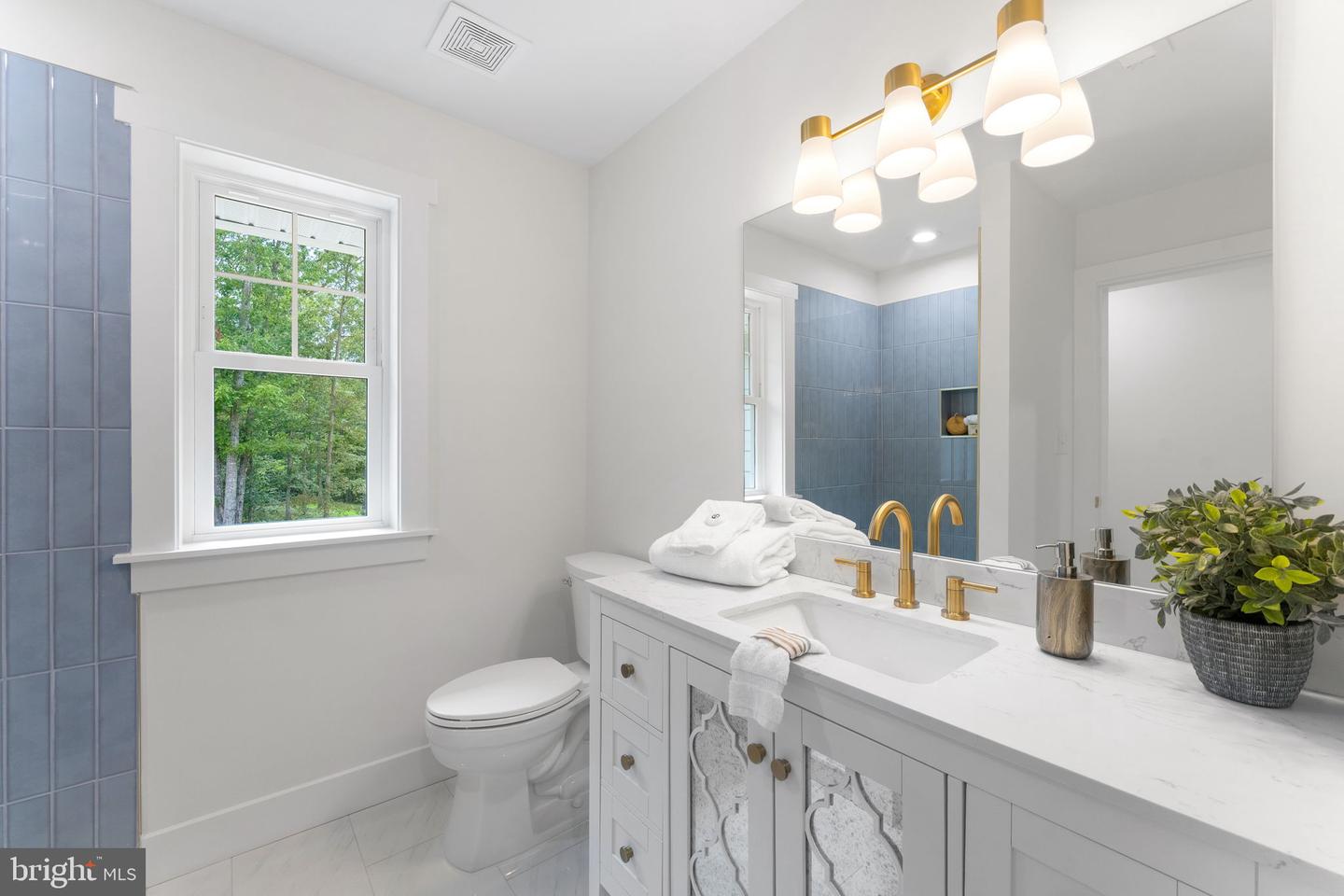 15020 STONEGATE PL, NOKESVILLE, Virginia 20181, 5 Bedrooms Bedrooms, ,4 BathroomsBathrooms,Residential,For sale,15020 STONEGATE PL,VAPW2095220 MLS # VAPW2095220